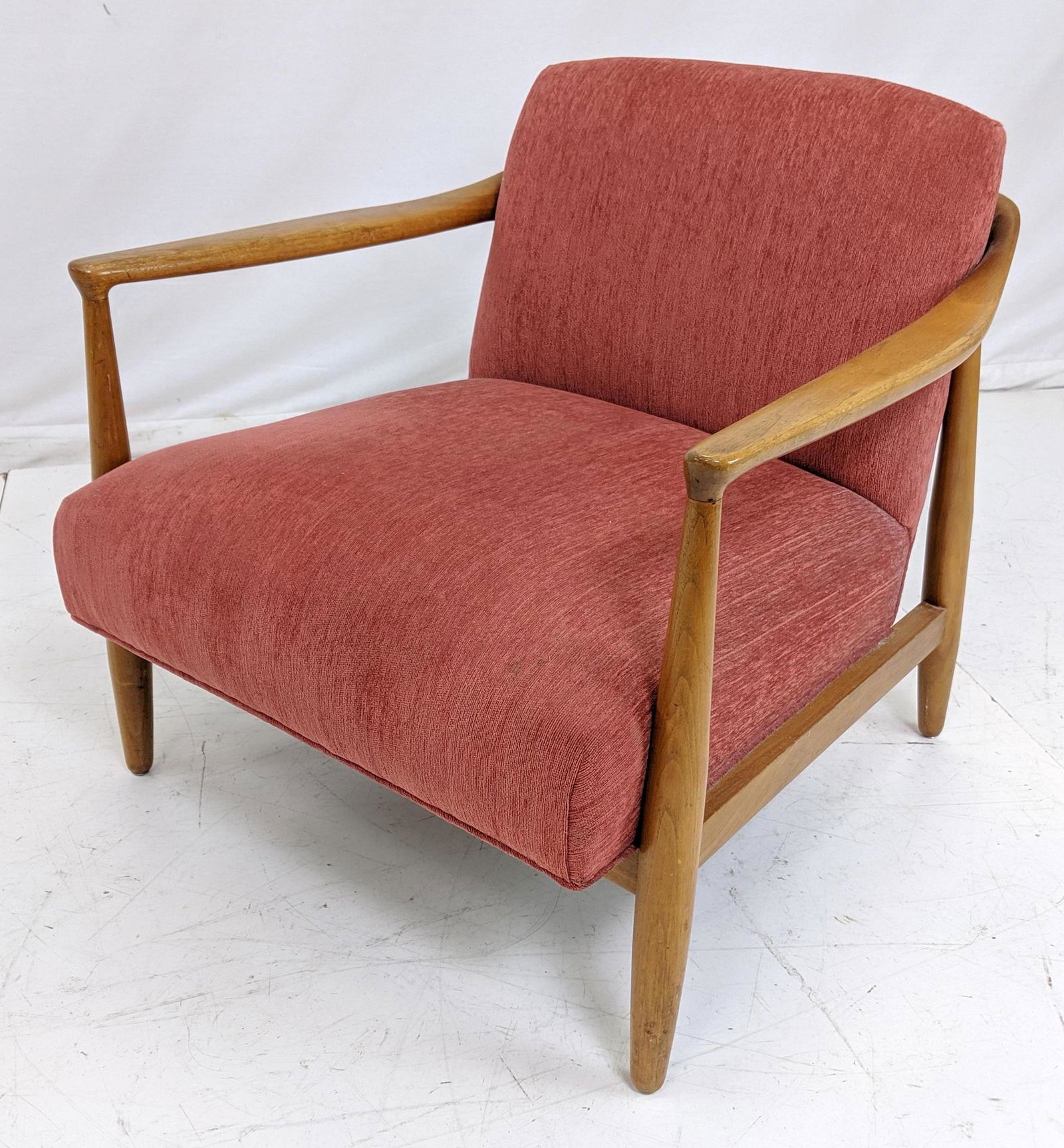 Modernist Mid Century Barrel Back Lounge Chair. E (1 of 10)