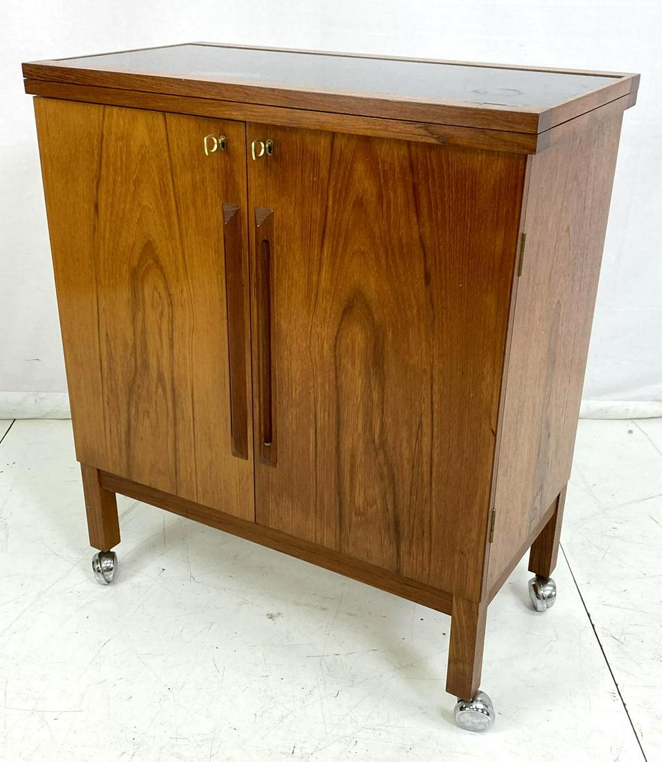 Danish Modern Teak Rolling Bar Cart. Teak framed (1 of 10)