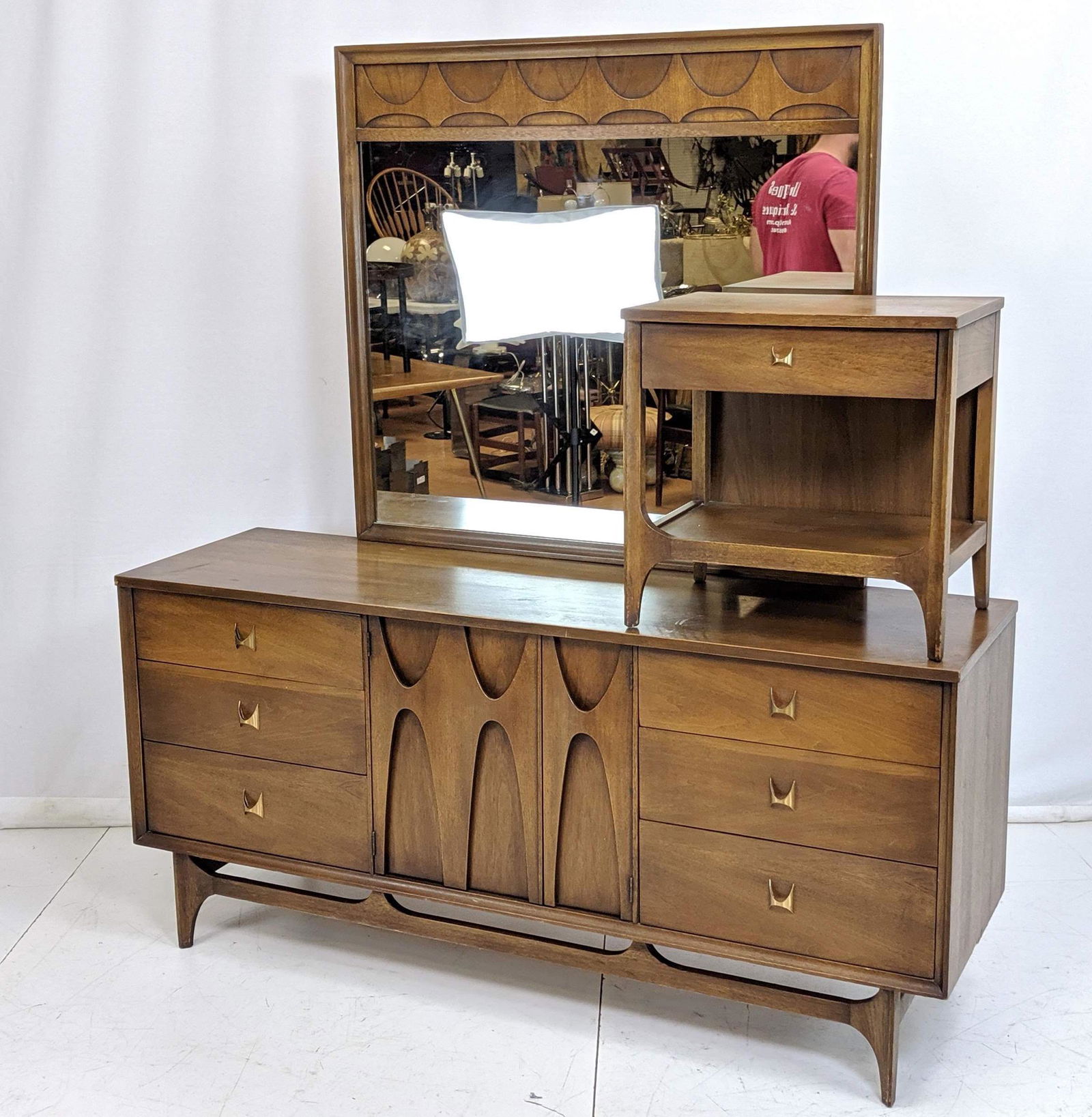 3pc Broyhill Premier Modernist Bedroom Furniture Oct 08 2019