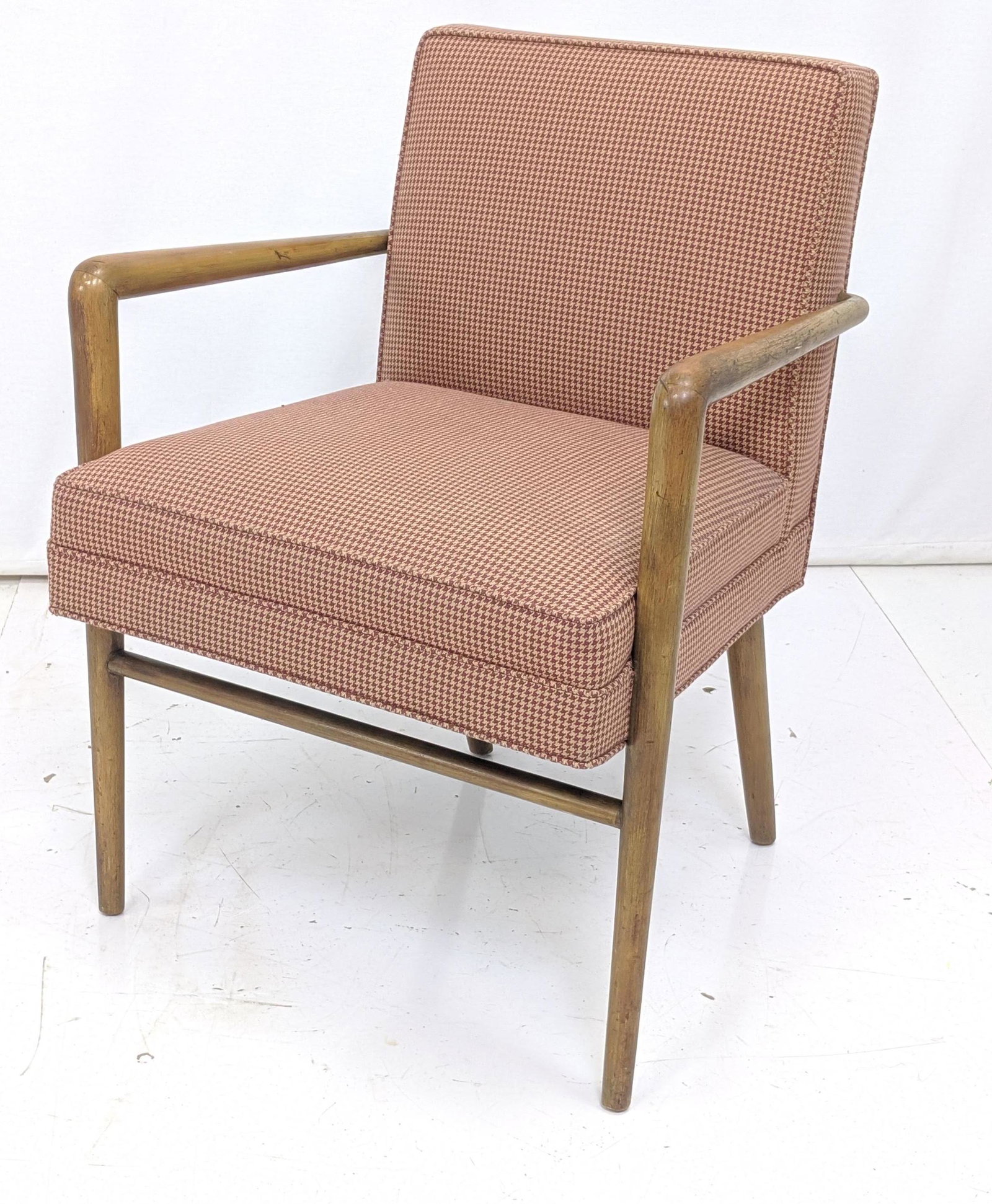 TH Robsjohn Gibbings Style Arm Side Chair. Modernist ri: TH Robsjohn Gibbings Style Arm Side Chair. Modernist right angle form on tapered legs. Rose and beige houndstooth fabric. -- Dimensions: H: 33 inches: W: 42.5 inches: D: 24 inches ---