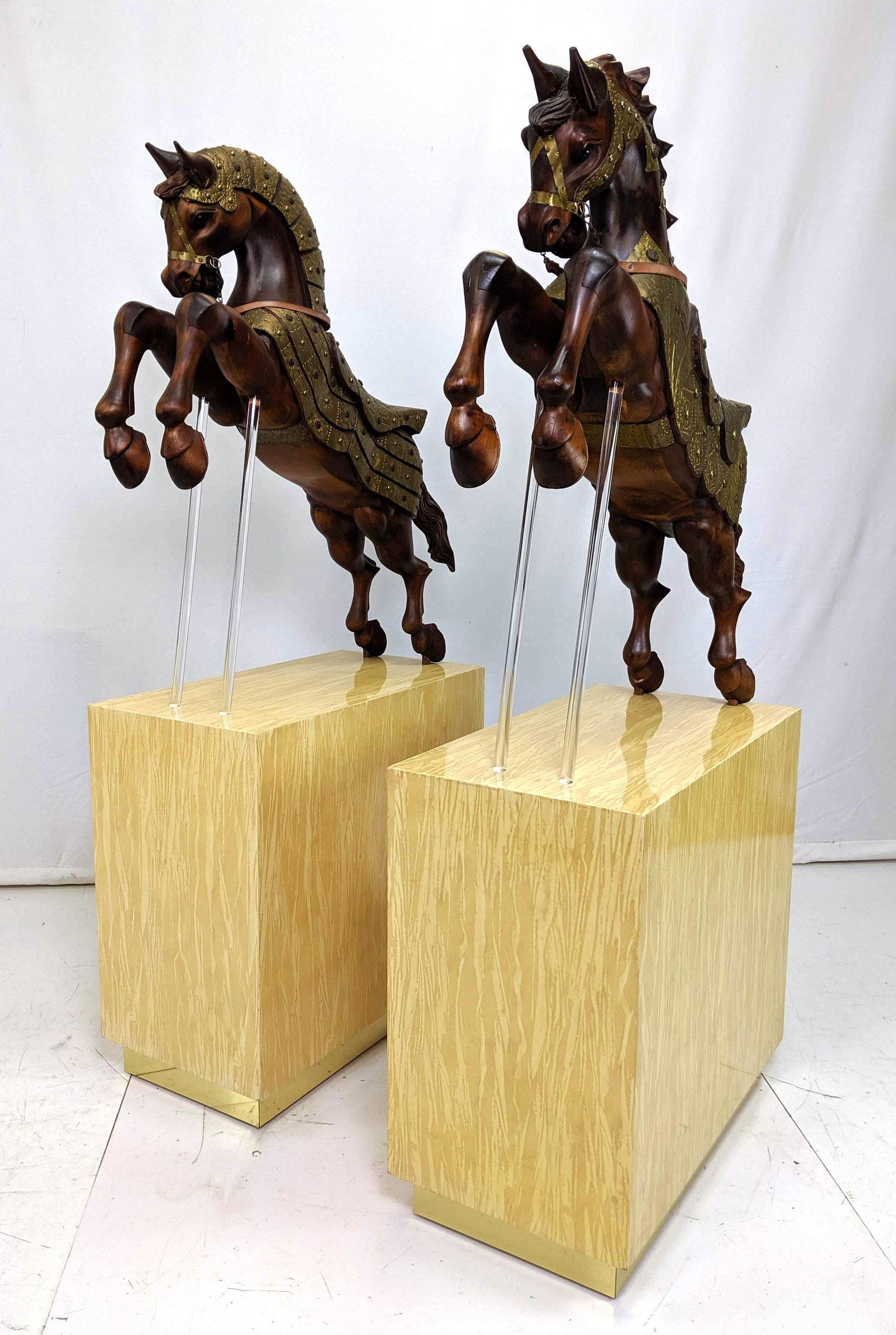 Pr Dramatic Figural Horse Floor Sculptures Speakers (1 of 14)