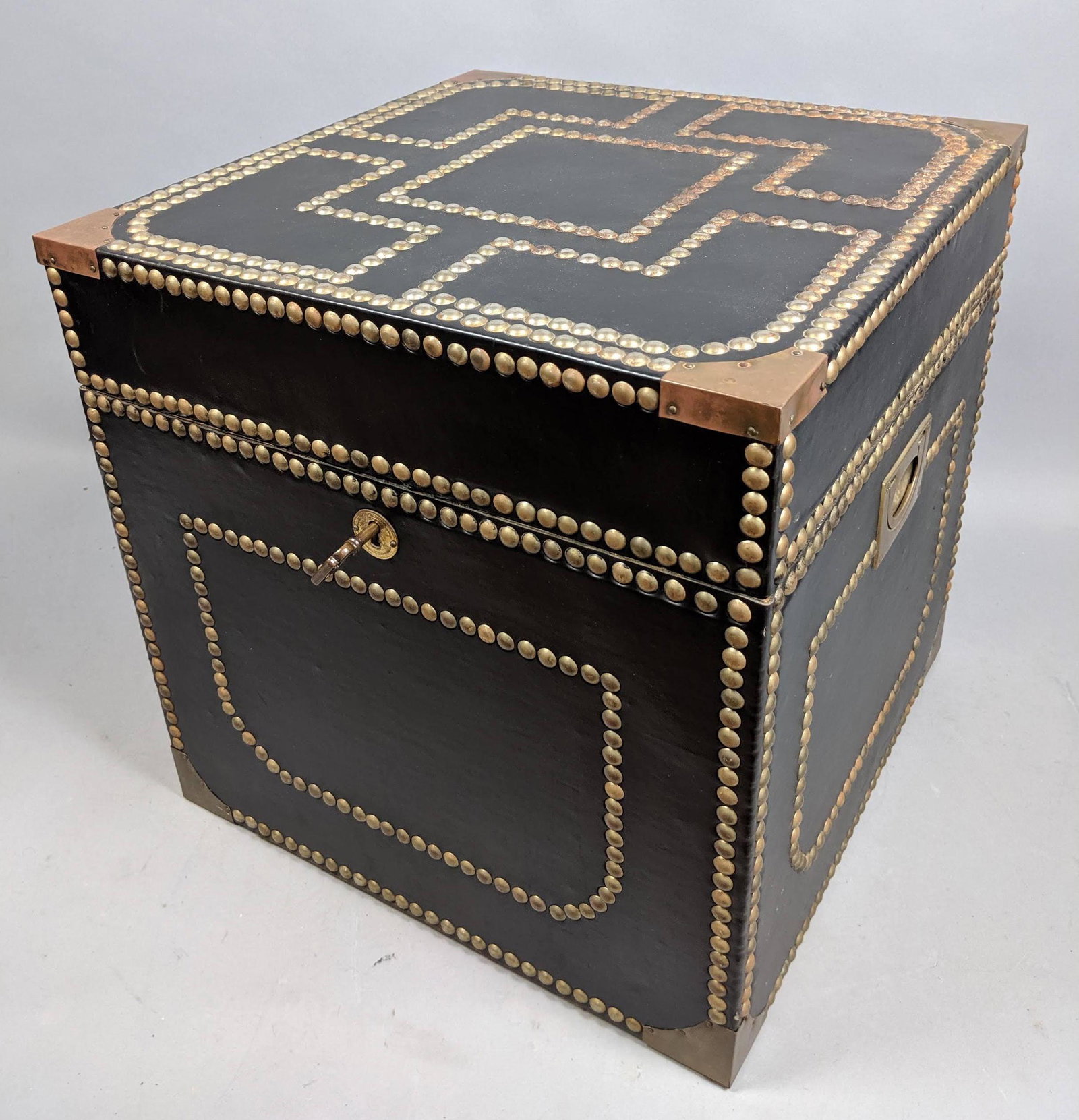 Decorator Leather Campaign Style Box Trunk. Tack decora (1 of 8)