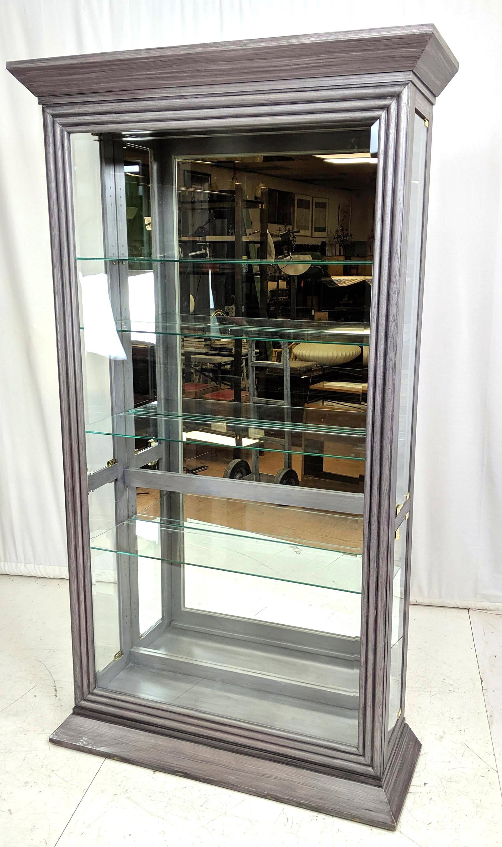 Contemporary Pulaski Furniture Oak Curio China Cabinet. (1 of 8)