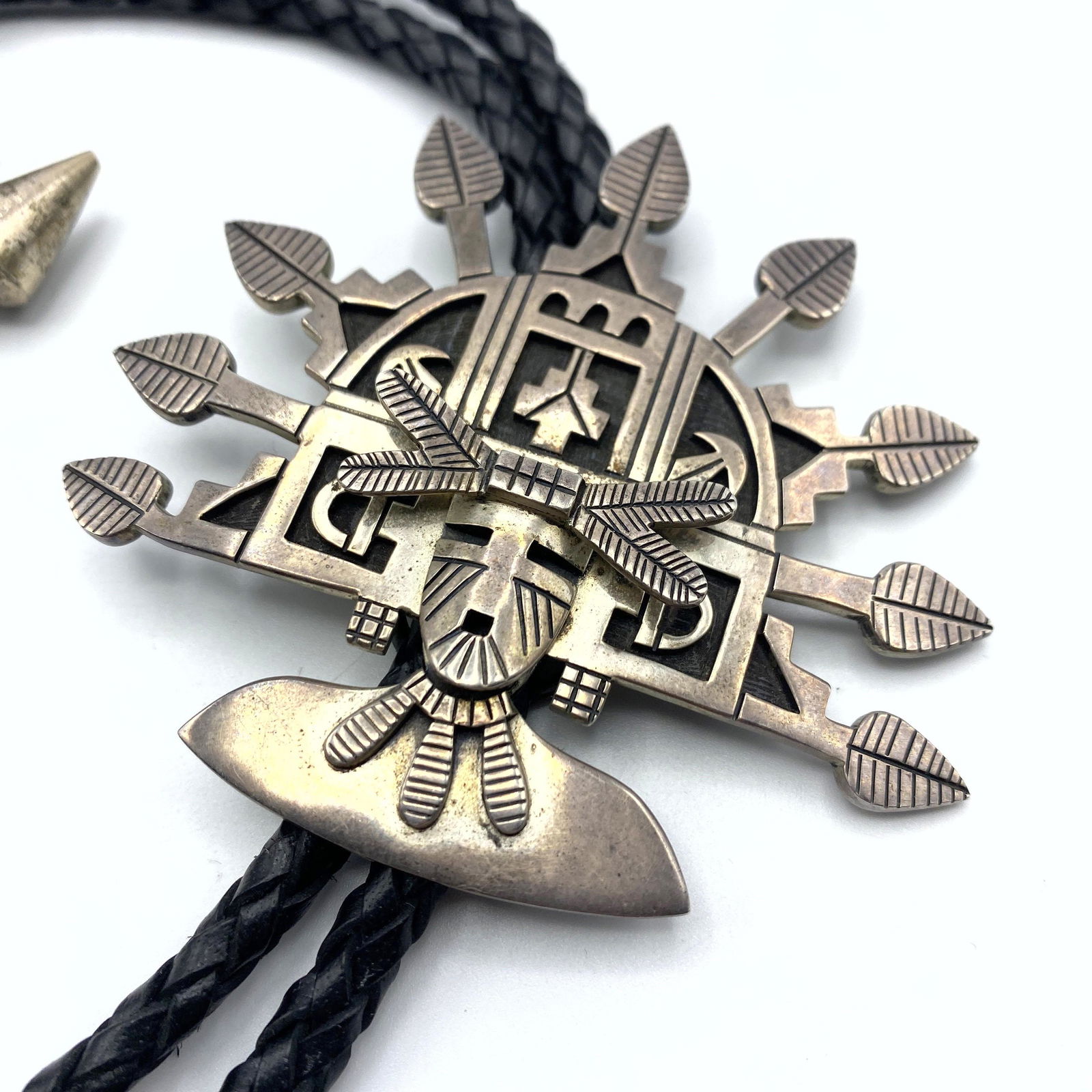 Sterling Native American LAWRENCE SAUFKIE Bolo Tie. Hop (1 of 8)