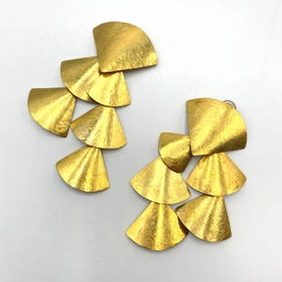 HERVE VAN DER STRAETEN Designer Organic Modernist Earri: HERVE VAN DER STRAETEN Designer Organic Modernist Earrings. Fan shaped earrings with double dangle details. Marked. Clip Earrings. -- Dimensions: H: 3.5 inches --- US Shipping charge: $15 Plus insuran