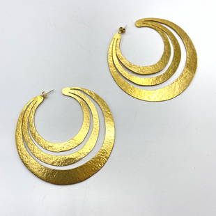 HERVE VAN DER STRAETEN Designer Hoop Modernist Earrings: HERVE VAN DER STRAETEN Designer Hoop Modernist Earrings. Graduated Triple Loops. Marked. Pierced Earrings. -- Dimensions: H: 2.75 inches: W: 3 inches --- US Shipping charge: $15 Plus insurance at a ra