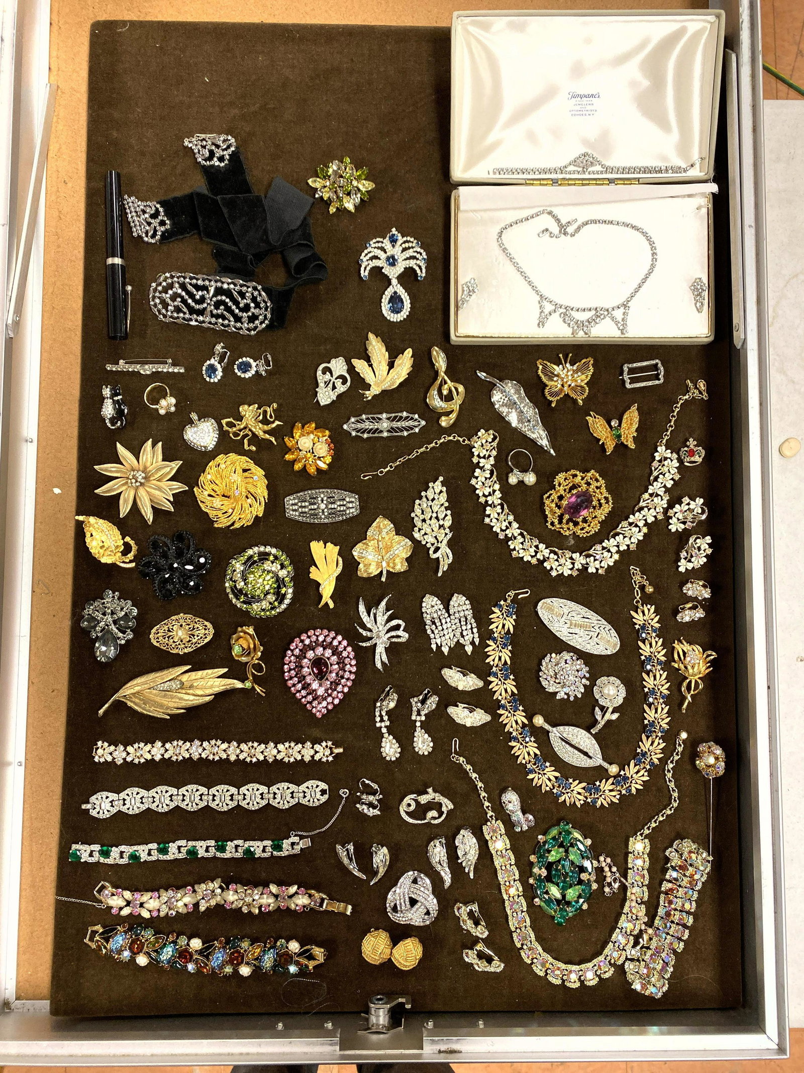 LOT A   Large Box Lot Costume Jewelry. Crystal & Rhines (1 of 8)