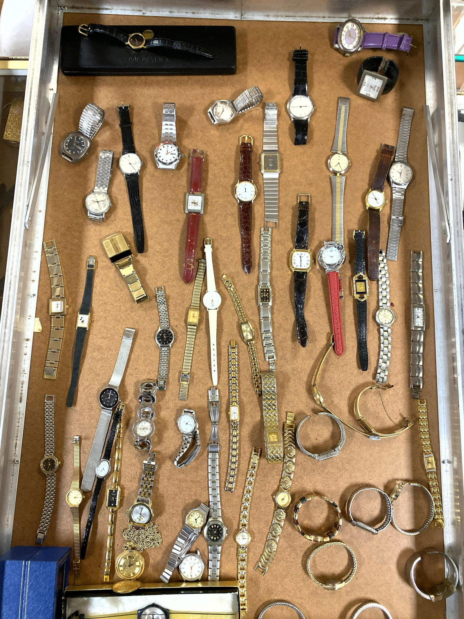 LOT V Large Lot Vintage Wrist Watches. SWATCH. Faux Mov (1 of 8)