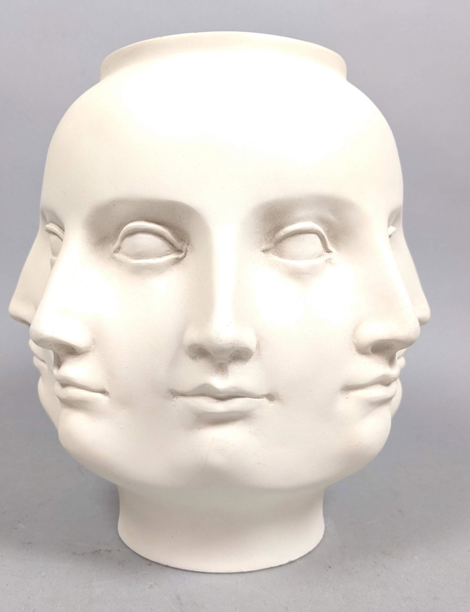 TMS 2005 Vitruvian Perpetual Face Vase Dora Maar (1 of 8)