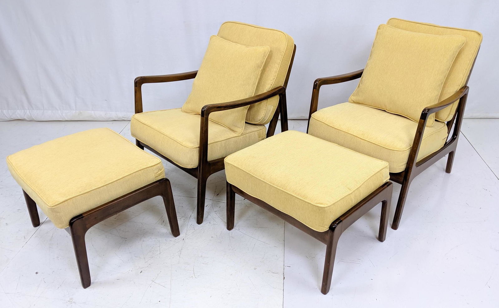 4pc FRANCE & DAVERKOSEN Denmark Chairs & Ottoman. Open (1 of 8)