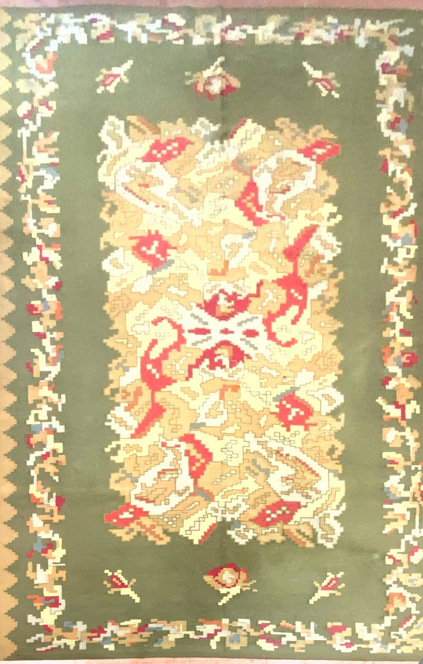 22ftx11ft EDWARD FIELDS Green Pattern Carpet. Vintage.: 22ftx11ft EDWARD FIELDS Green Pattern Carpet. Vintage.-- Dimensions: ---