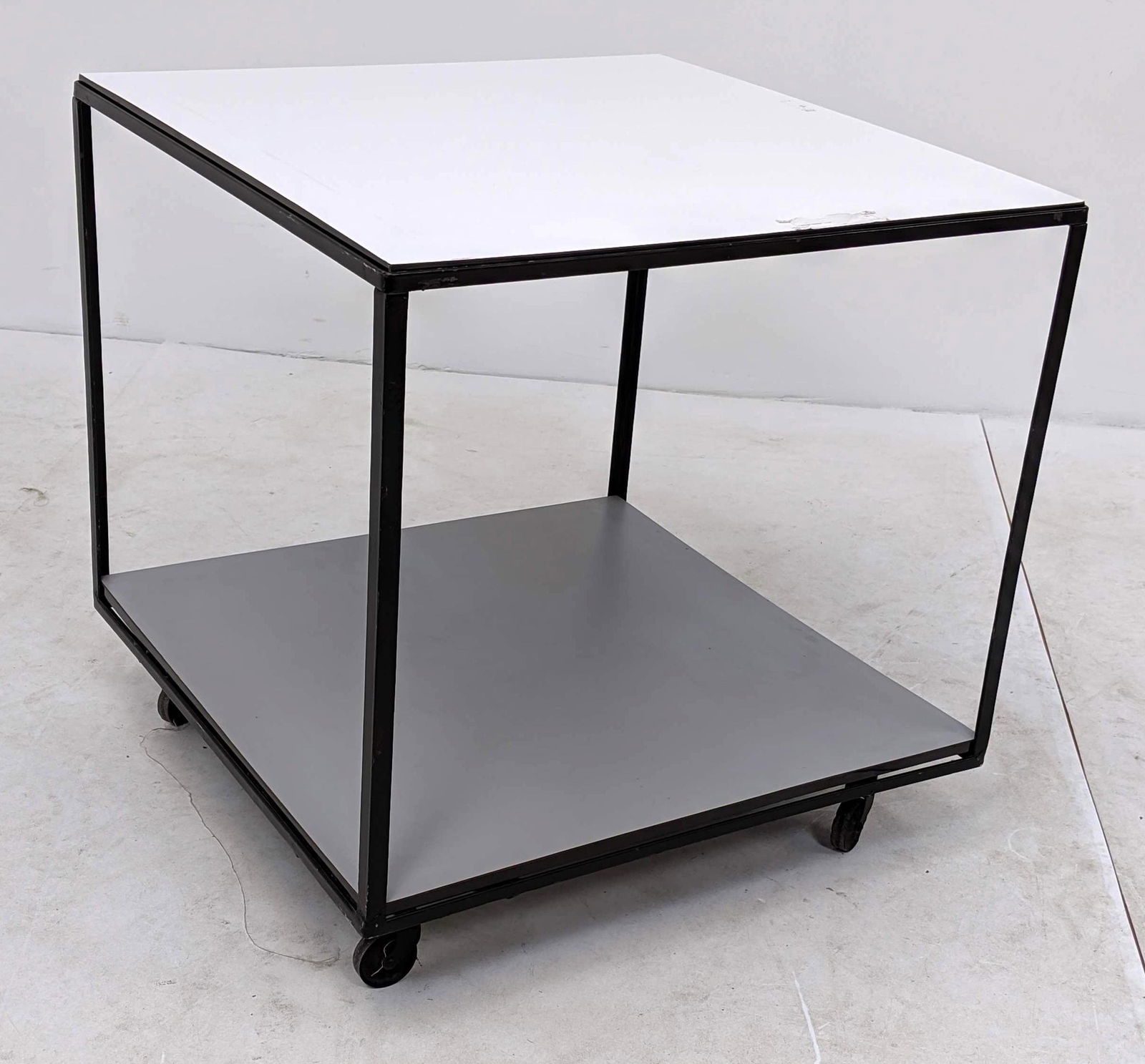 Rolling Lamp Table by George Nelson for Herman Miller i (1 of 9)