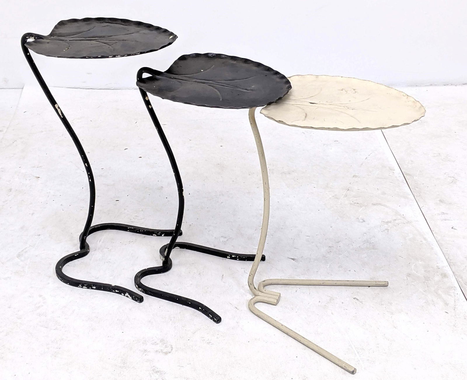 3 pcs SALTERINI Lily Pad Tables. 2 black tables, one wh (1 of 12)