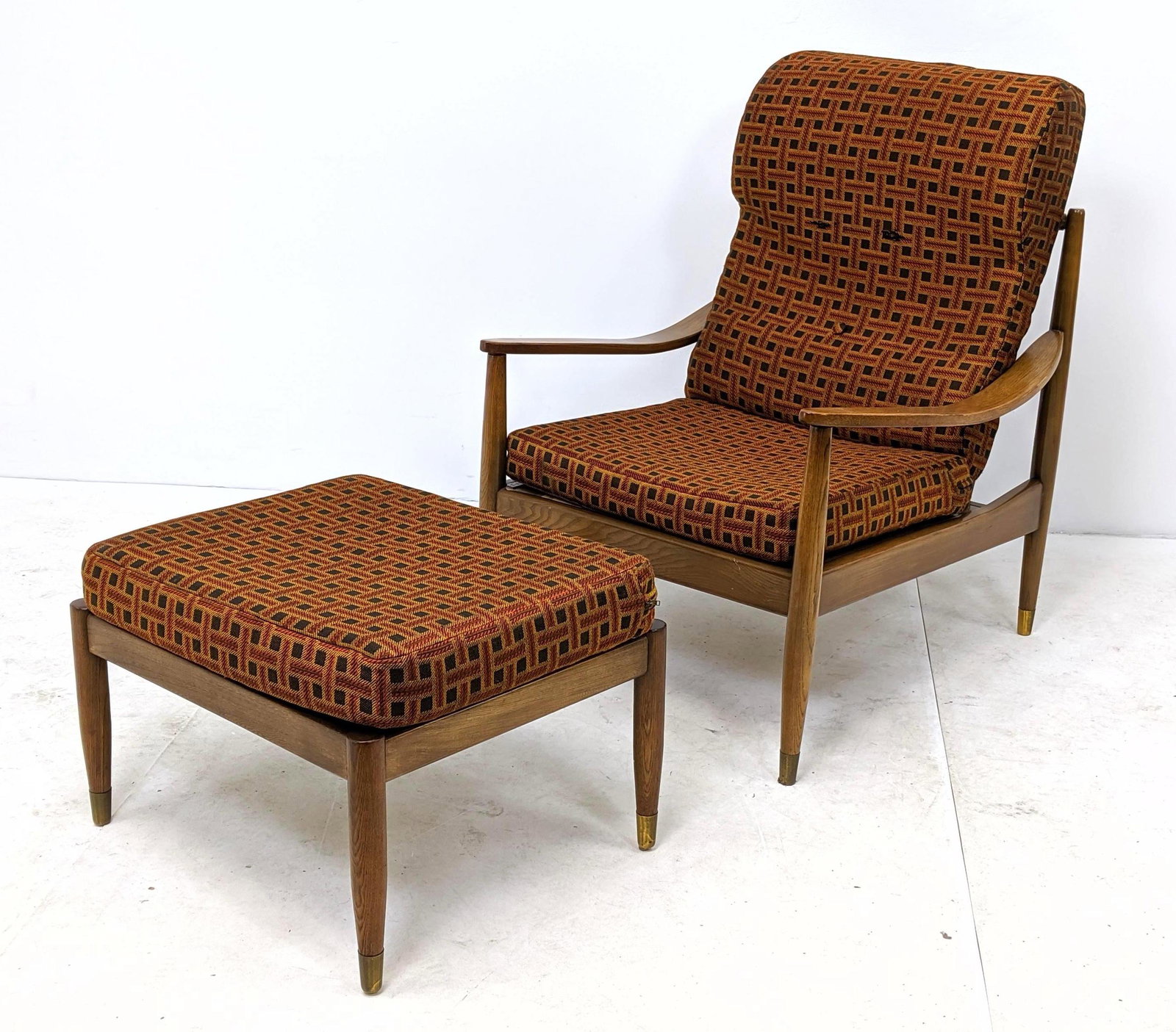American Modern Lounge Chair and  Ottoman. Tall back. B (1 of 12)