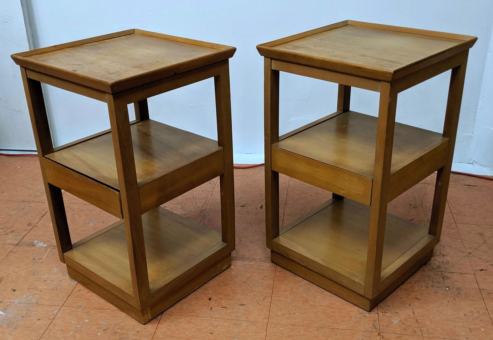 Pr Precedent Night stands by Edward Wormley for Drexel (1 of 9)