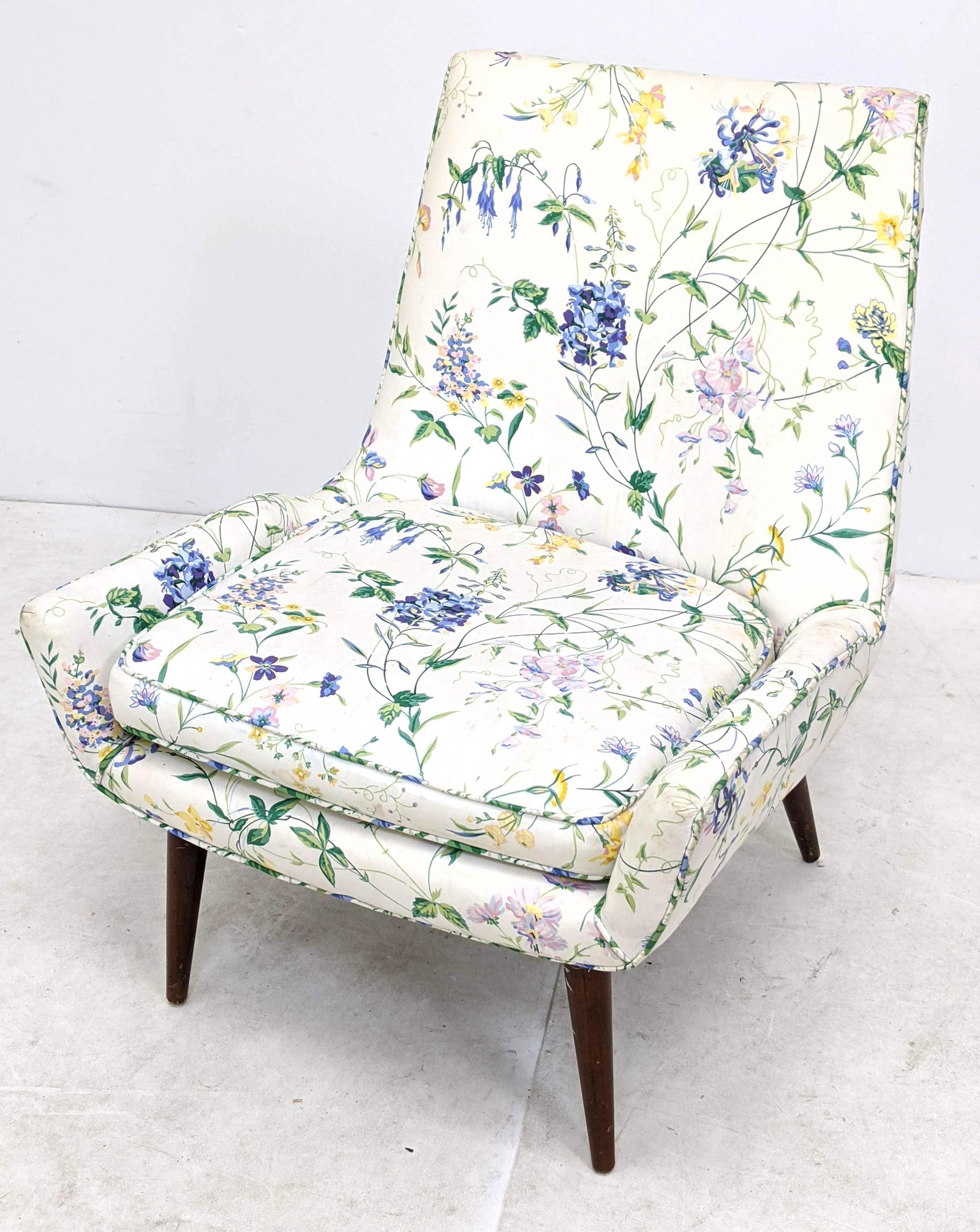 Italian Modern Side Lounge Chair with Peg Legs & Floral: Italian Modern Side Lounge Chair with Peg Legs & Floral Upholstery.-- Dimensions: H: 33 inches: W: 26 inches: D: 27 inches ---