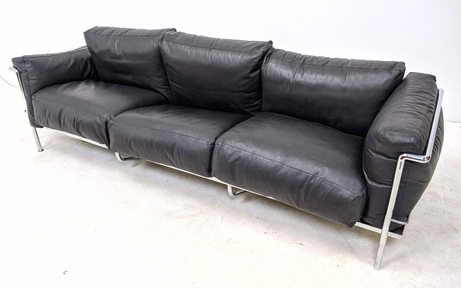 Le Corbusier style Black Leather Chrome Tube Frame Sofa (1 of 9)