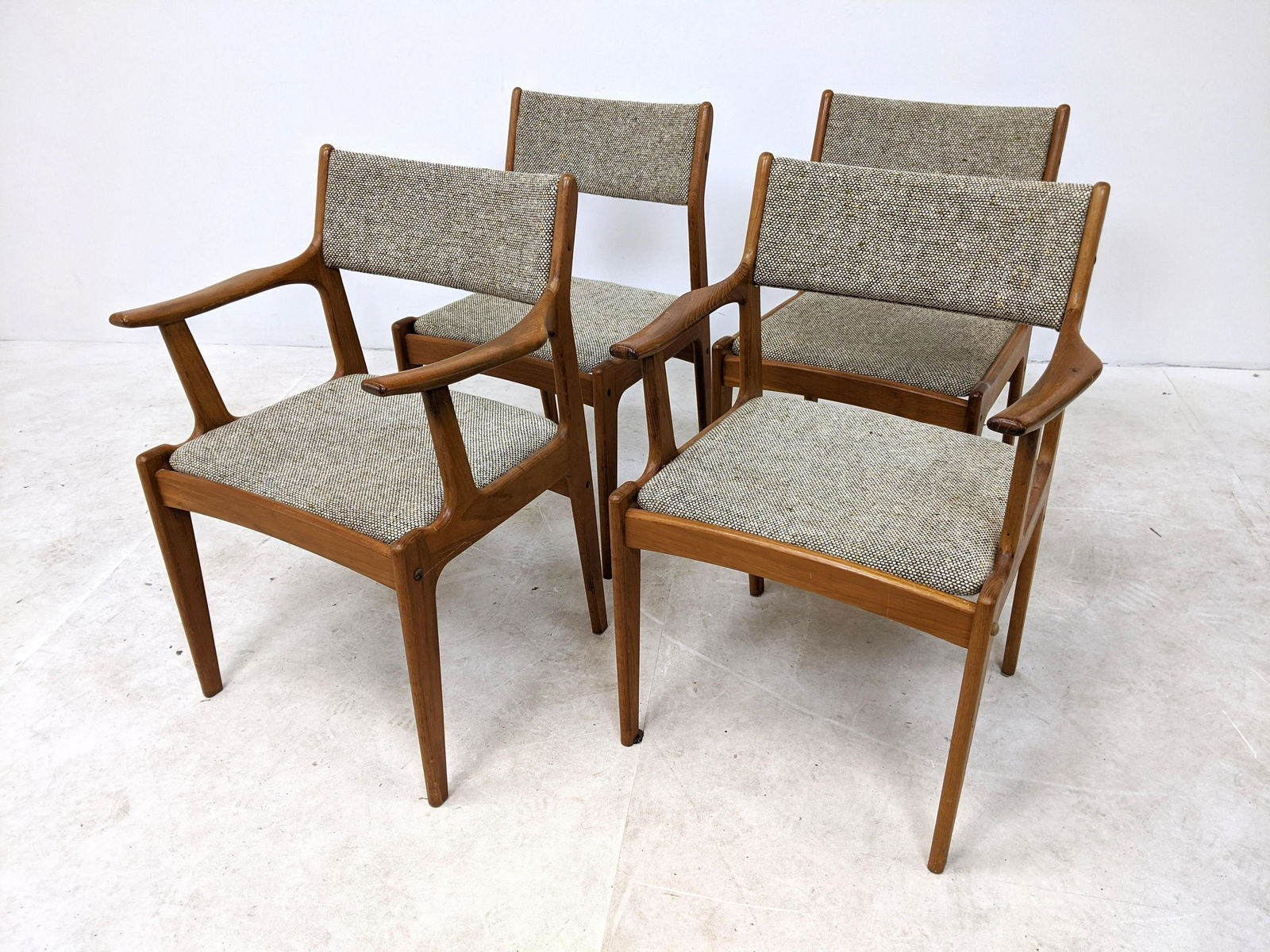 4pc SCANDINAVIA WOODWORKS Danish Teak Dining Chairs. 2 (1 of 9)