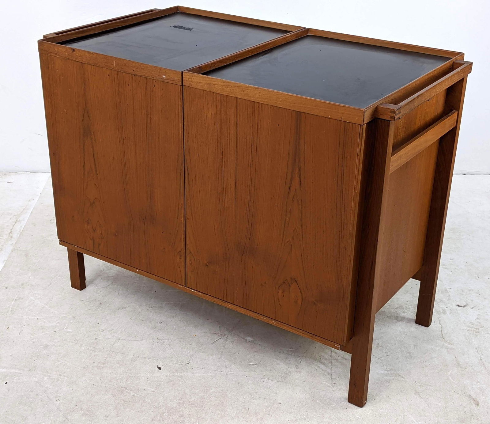 Danish Modern Teak Convertible Bar Cabinet. Slides open (1 of 12)
