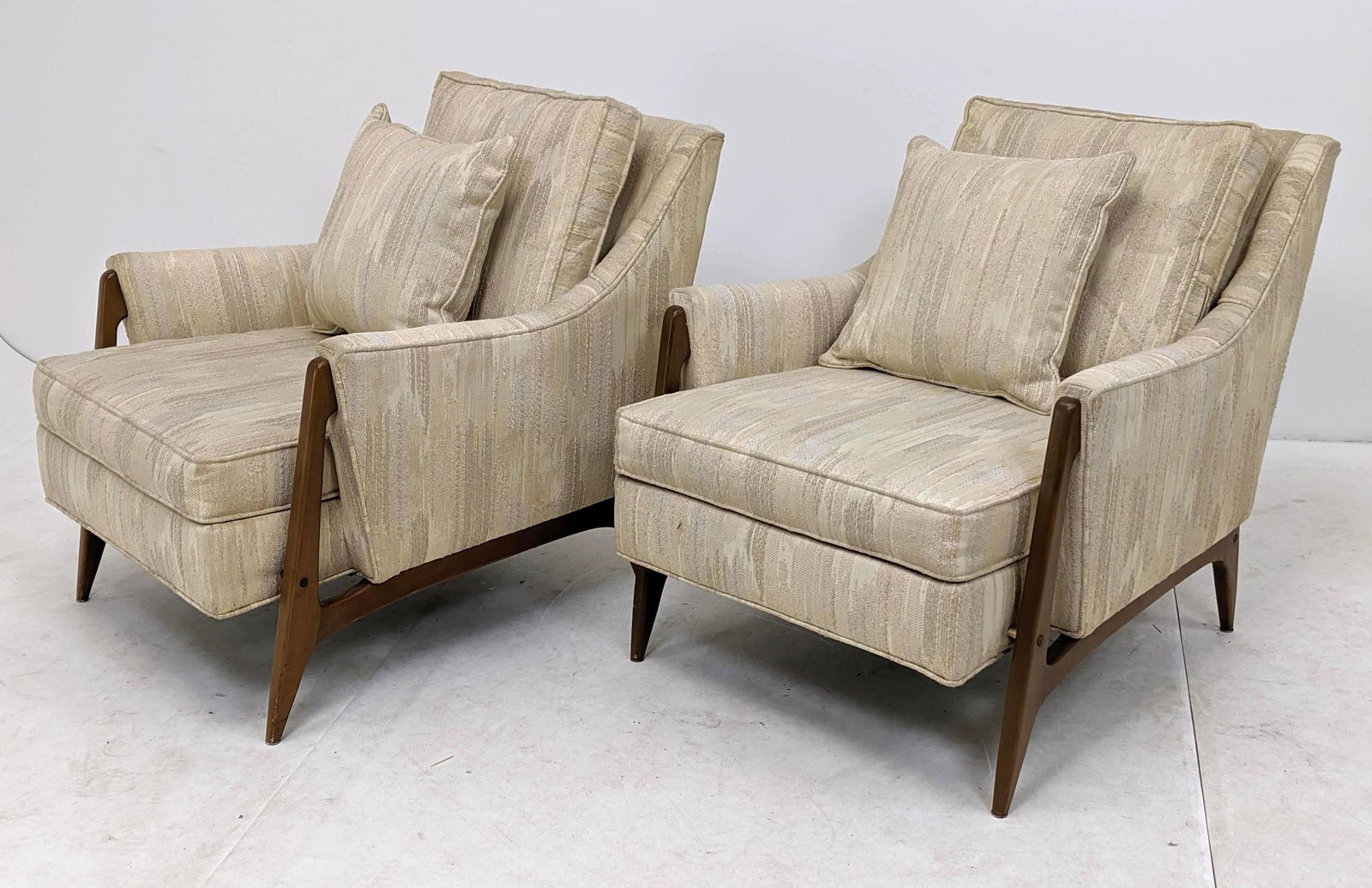 Pr American Modern Designer Lounge Chairs.  Angular Fra (1 of 9)