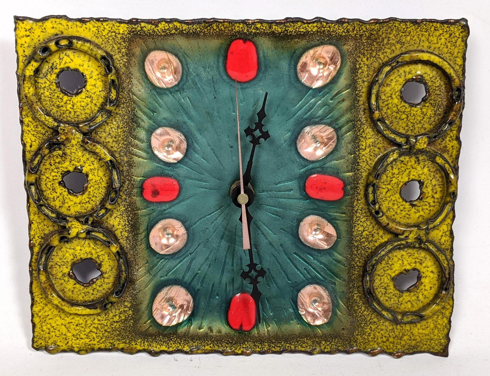 LAURANA Italian enamelware Clock. Colorful red and yell (1 of 10)