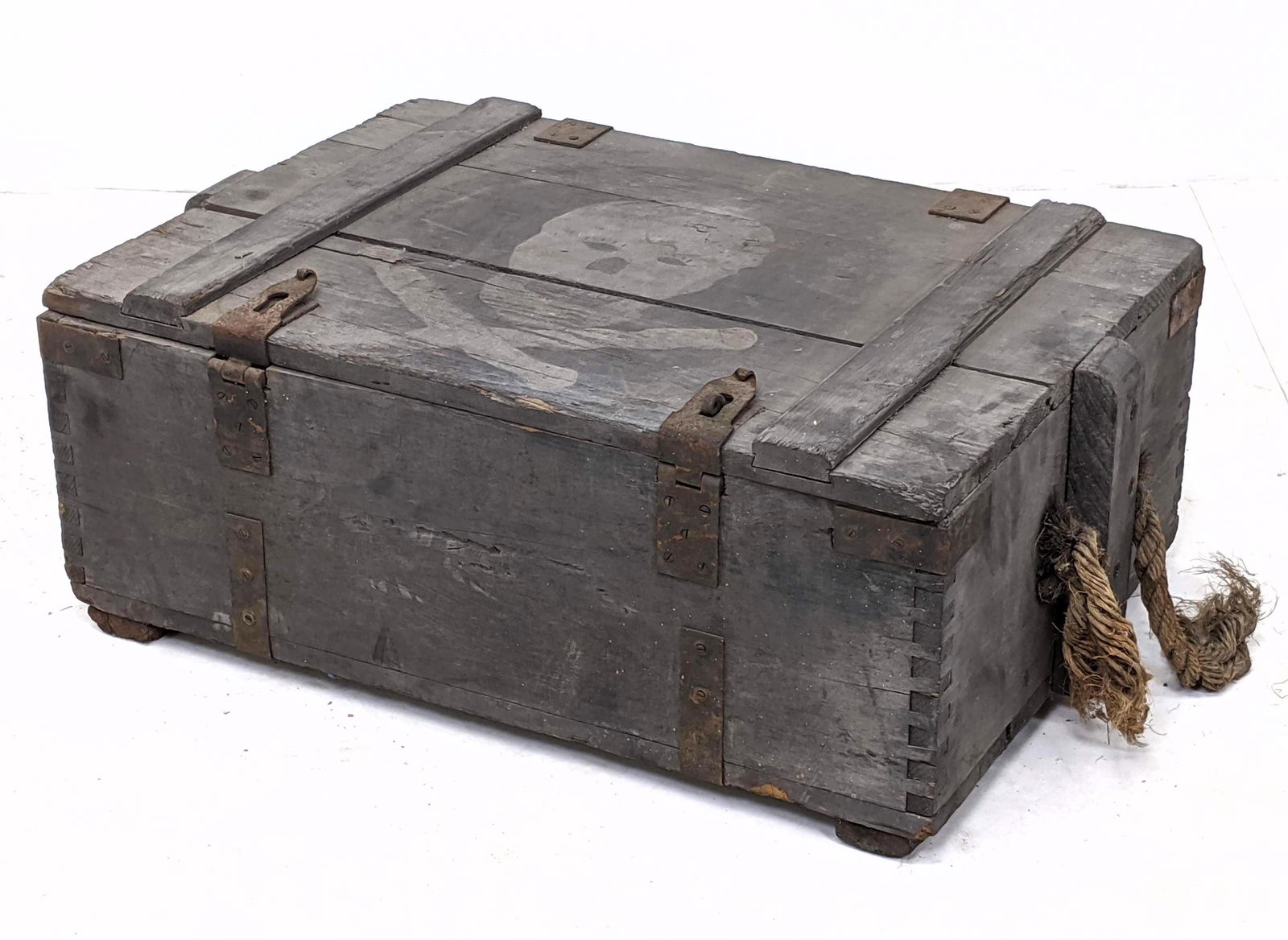 Vintage Shipping Crate with Hand painted Skull & Crossb (1 of 9)