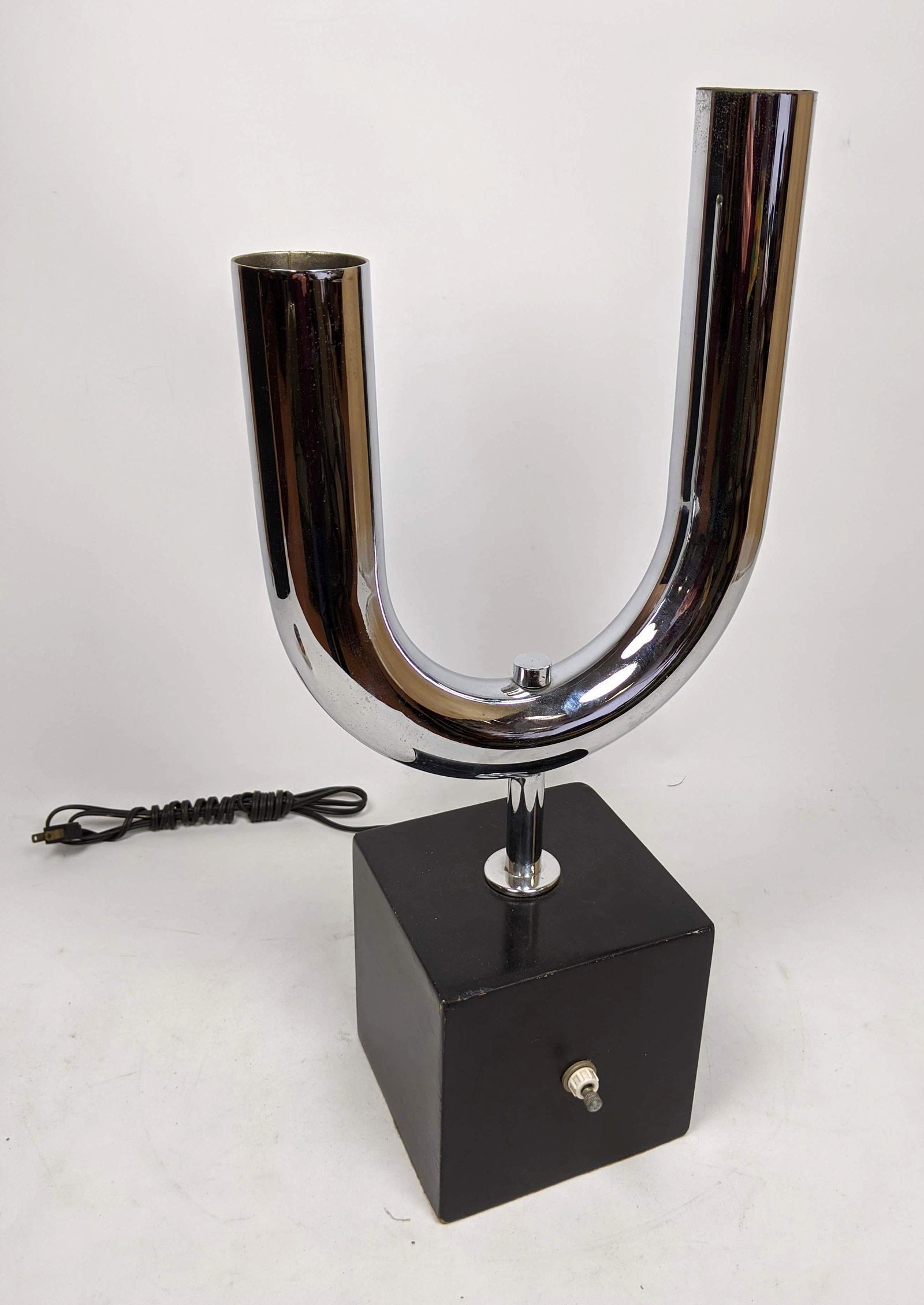 ROBERT SONNEMAN Chrome U Shaped Table Lamp. (1 of 11)