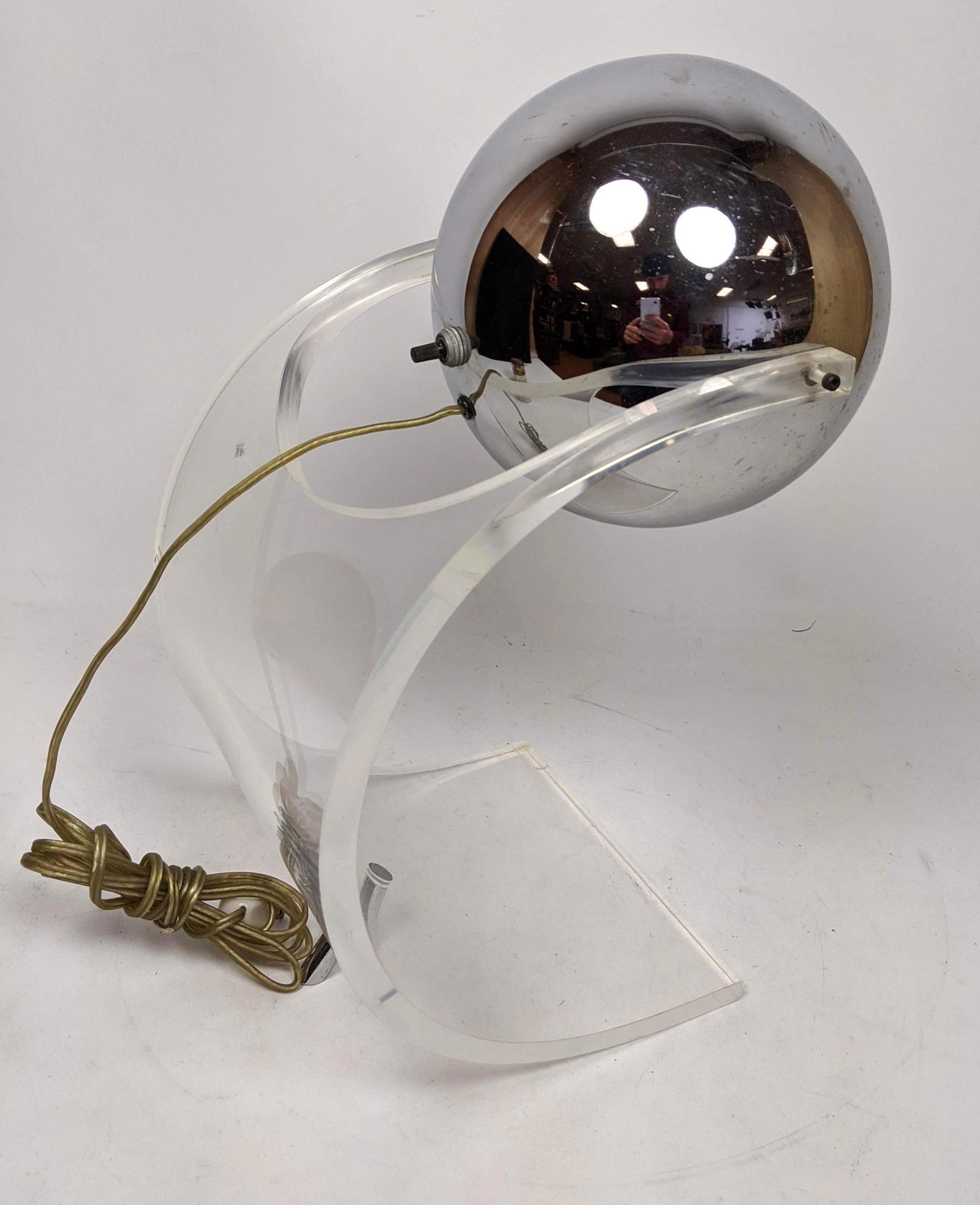 70's Modern Lucite and Chrome Table Lamp. Ball Shade. E (1 of 12)