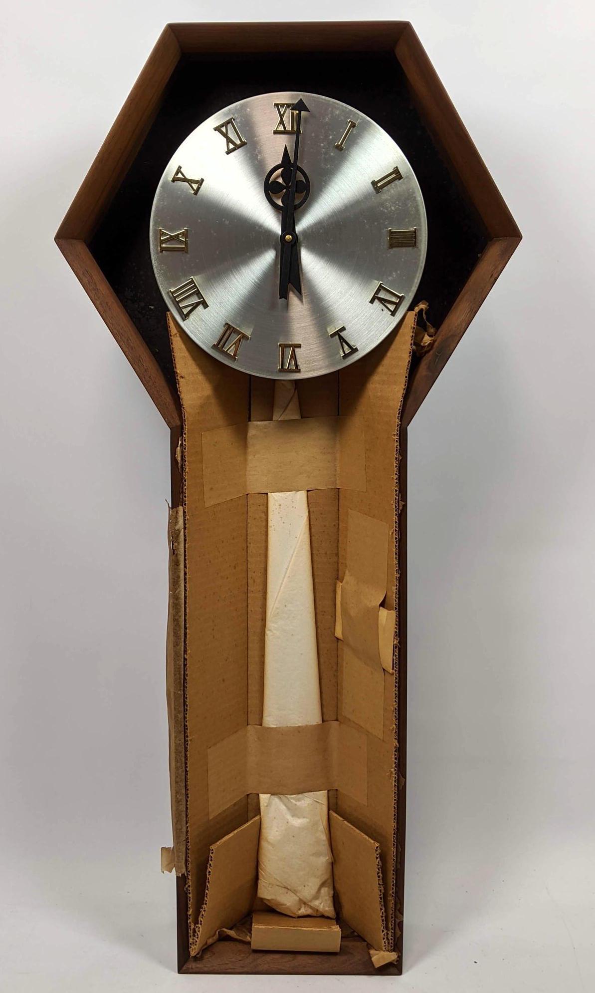 ARTHUR UMANOFF for HOWARD MILLER Hanging Wall Clock. In (1 of 11)