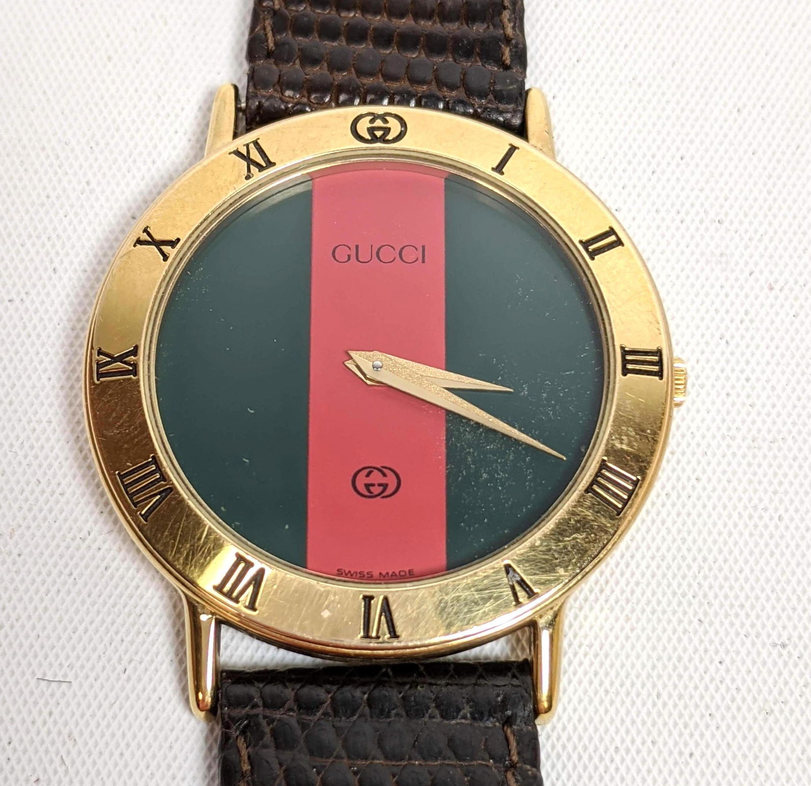GUCCI Italian Wrist Watch. Original skin band. Logo fac (1 of 6)