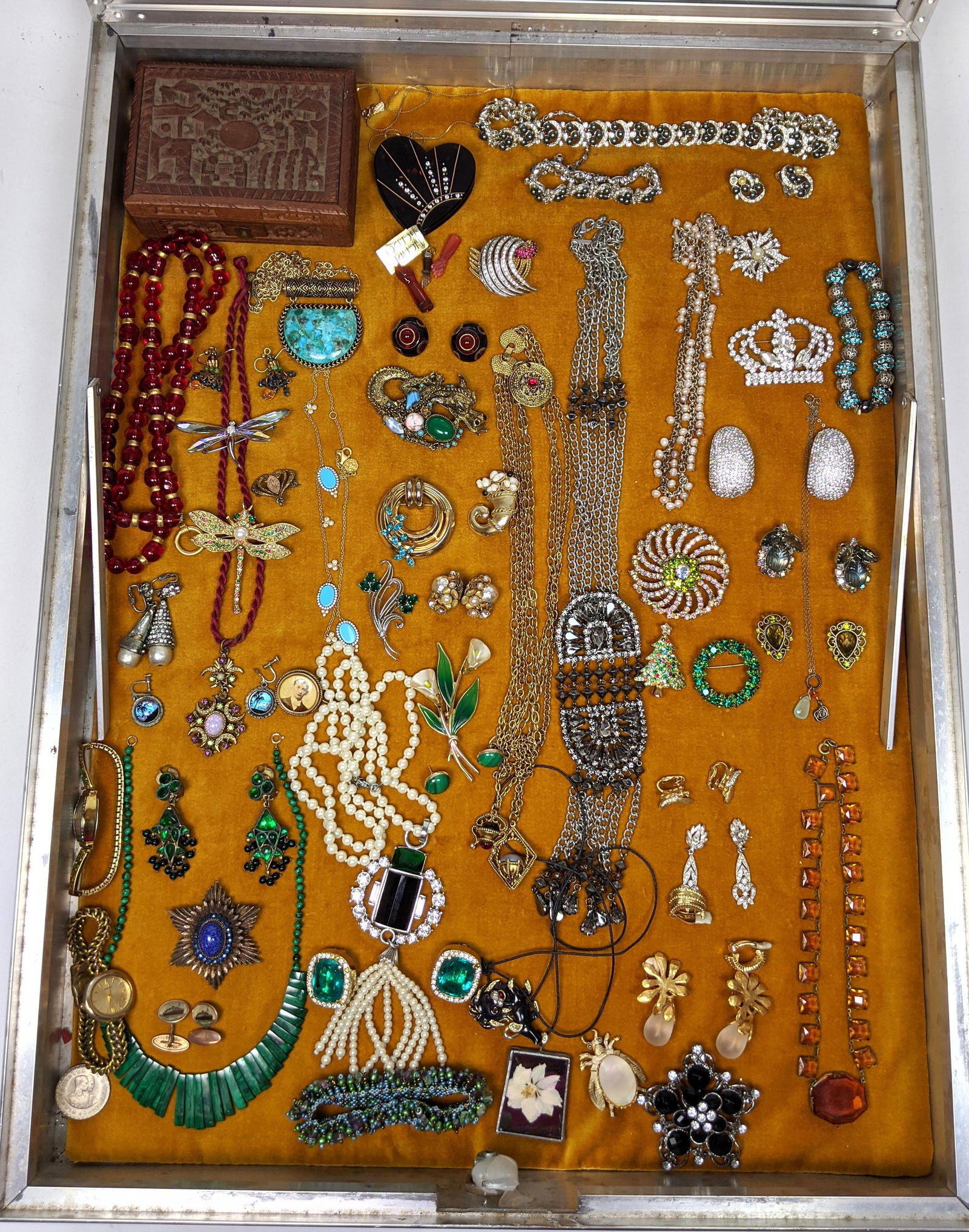 B) Large Lot Costume Jewelry. Rhinestones, pearls, figu (1 of 10)