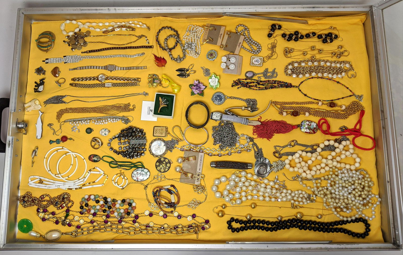 K) Assorted Jewelry Lot. Ladies watches, bead necklaces (1 of 12)