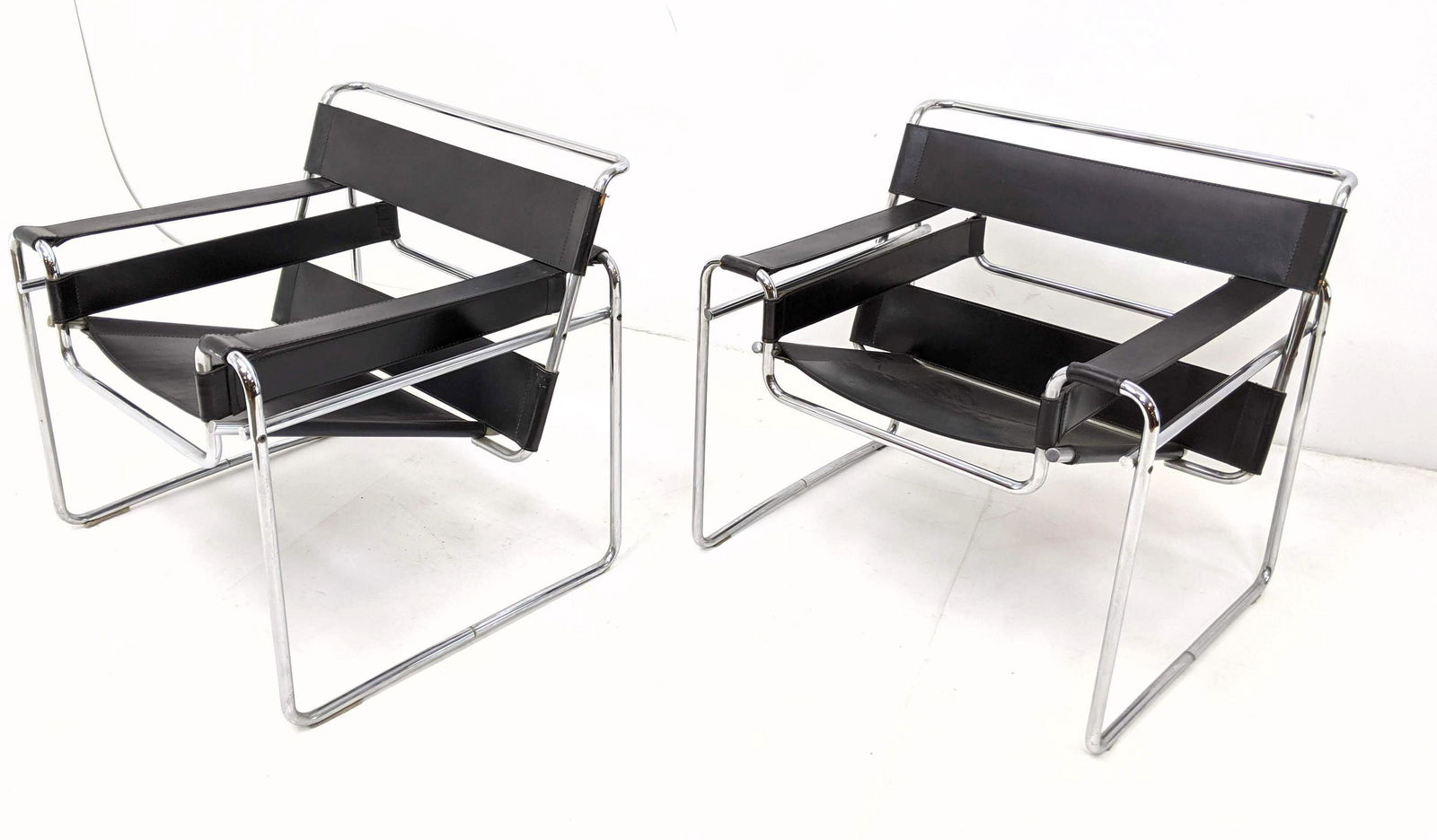 Pr MARCEL BREUER for KNOLL "Wassily" Chairs. Black Leat (1 of 10)