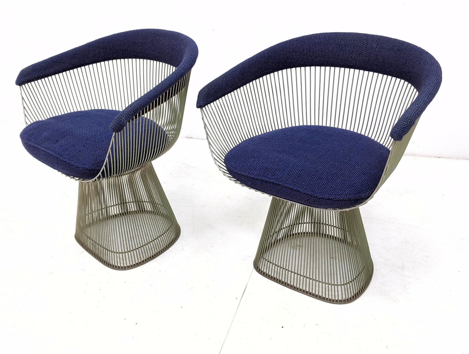 Pr WARREN PLATNER Wire Arm Chairs for KNOLL. Blue uphol (1 of 12)