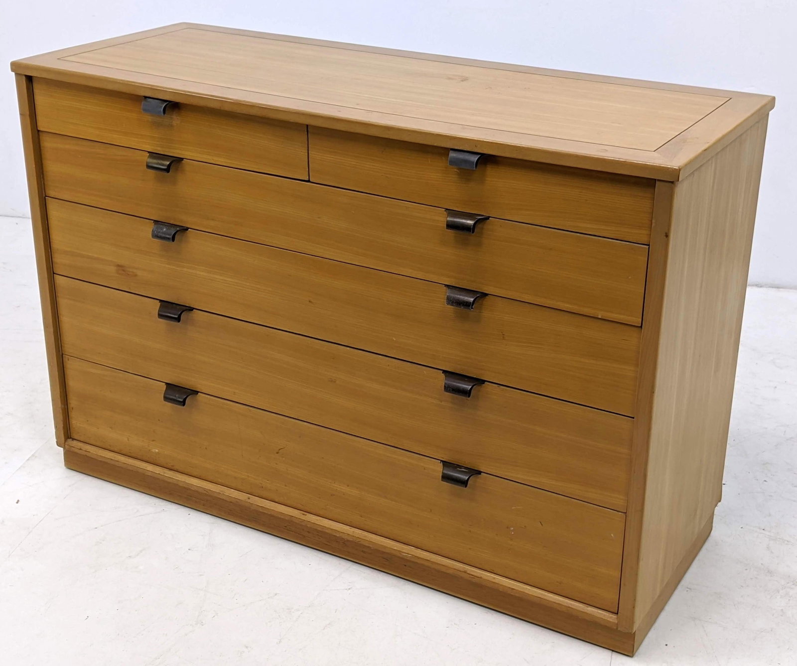 DREXEL Low Dresser Chest of Drawers. Edward Wormley. Sc: DREXEL Low Dresser Chest of Drawers. Edward Wormley. Sculptural metal pulls. Marked.-- Dimensions: H: 32 inches: W: 48 inches: D: 19 inches ---