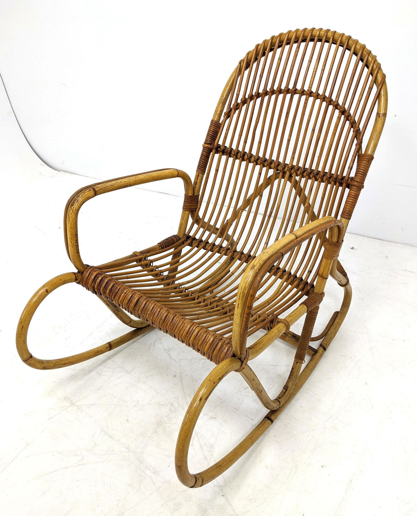 FRANCO ALBINI Style Woven Rattan Rocking Lounge Chair. (1 of 7)