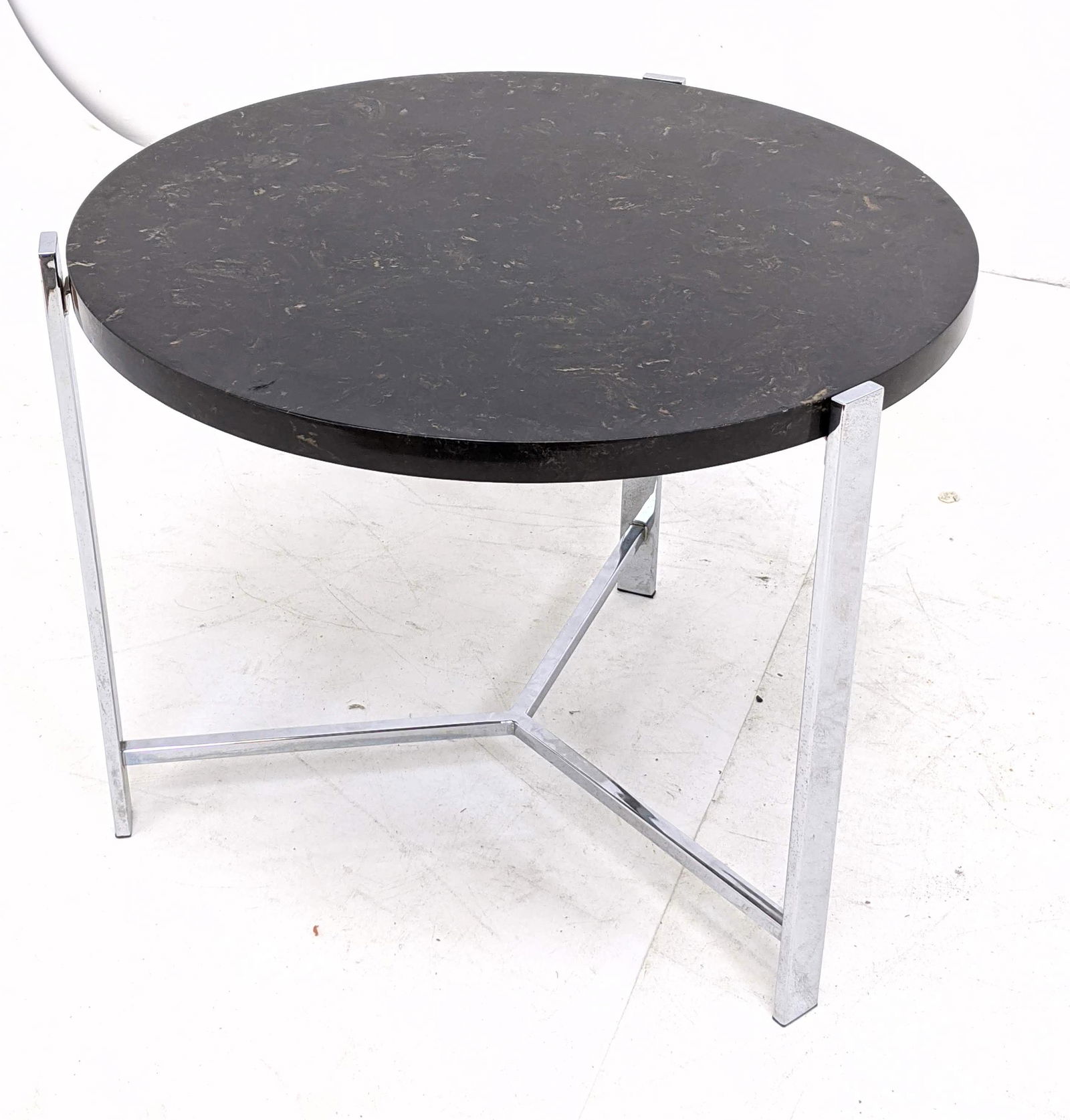 Faux Stone & Chrome 3 Leg Side End Table. (1 of 7)