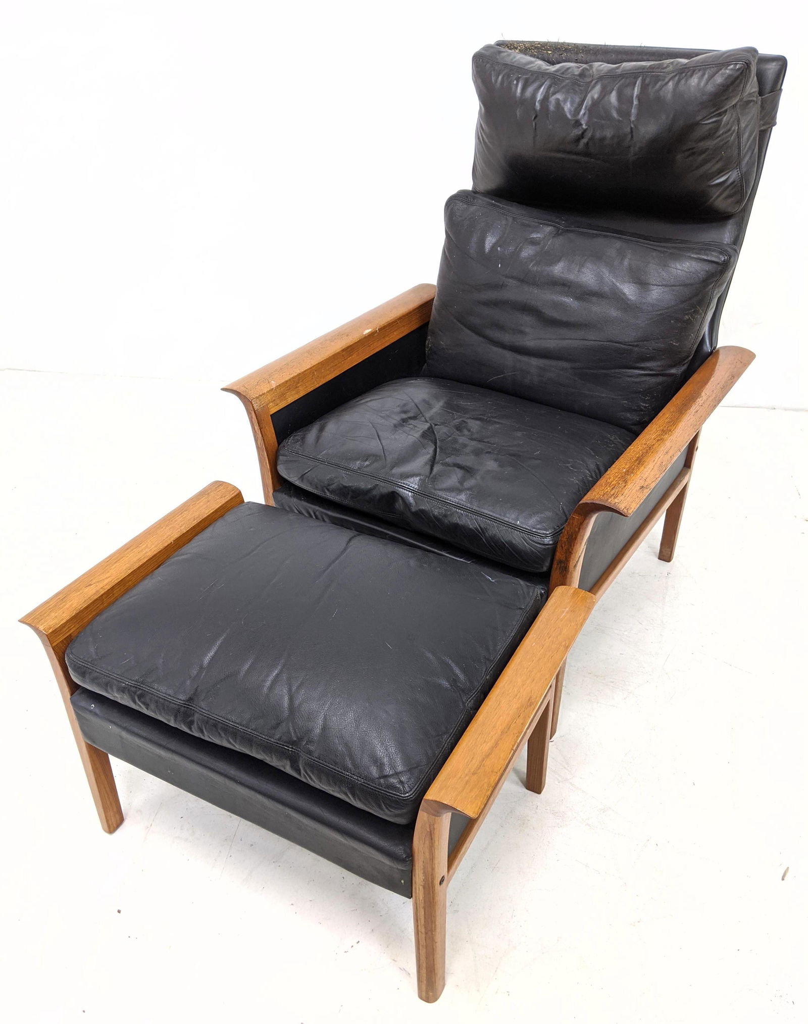 Hans Olsen Lounge Chair and Ottoman. Danish Modern Teak (1 of 20)