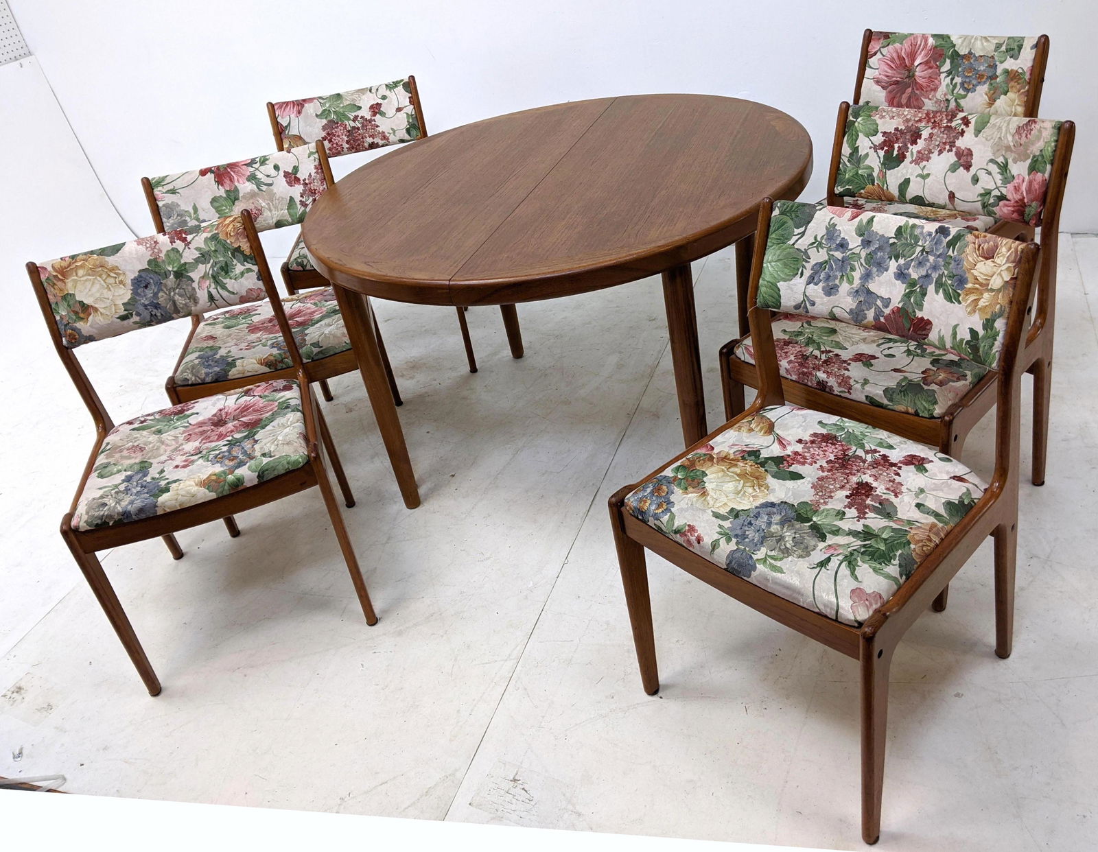 7pc Danish Modern Teak Dining Table & Chairs. TWO 19.5 (1 of 20)
