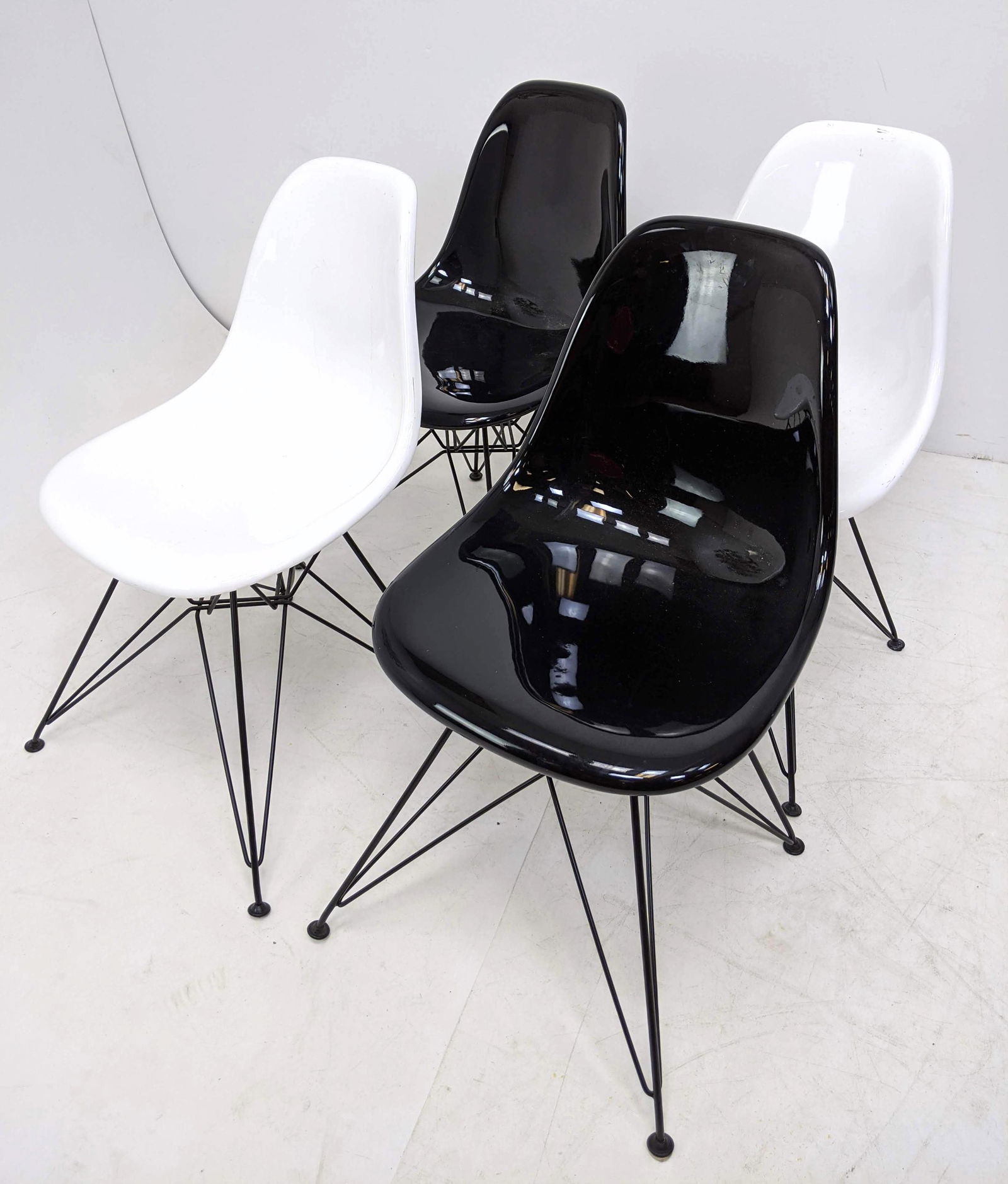 4pc Eames Herman Miller style Shell Chairs. Eiffel towe (1 of 12)