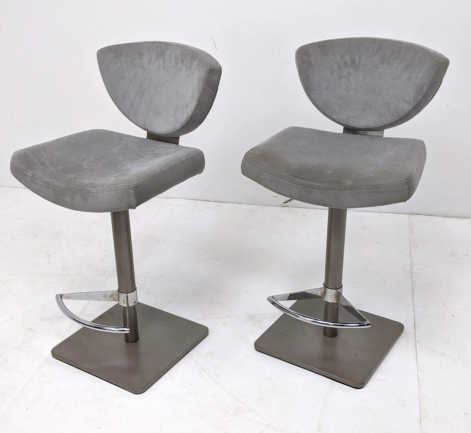 Pr Contemporary Suede Swivel Bar Stools. (1 of 10)