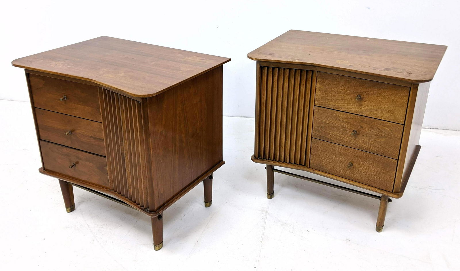 Pr American Modern Sculpted Front Night Stands End Tabl (1 of 10)