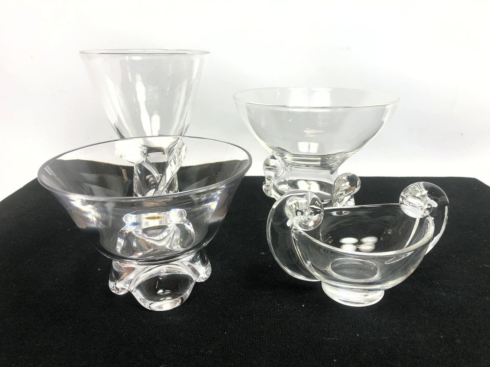 4pc STEUBEN Glassware. One vase, three bowls. (1 of 7)