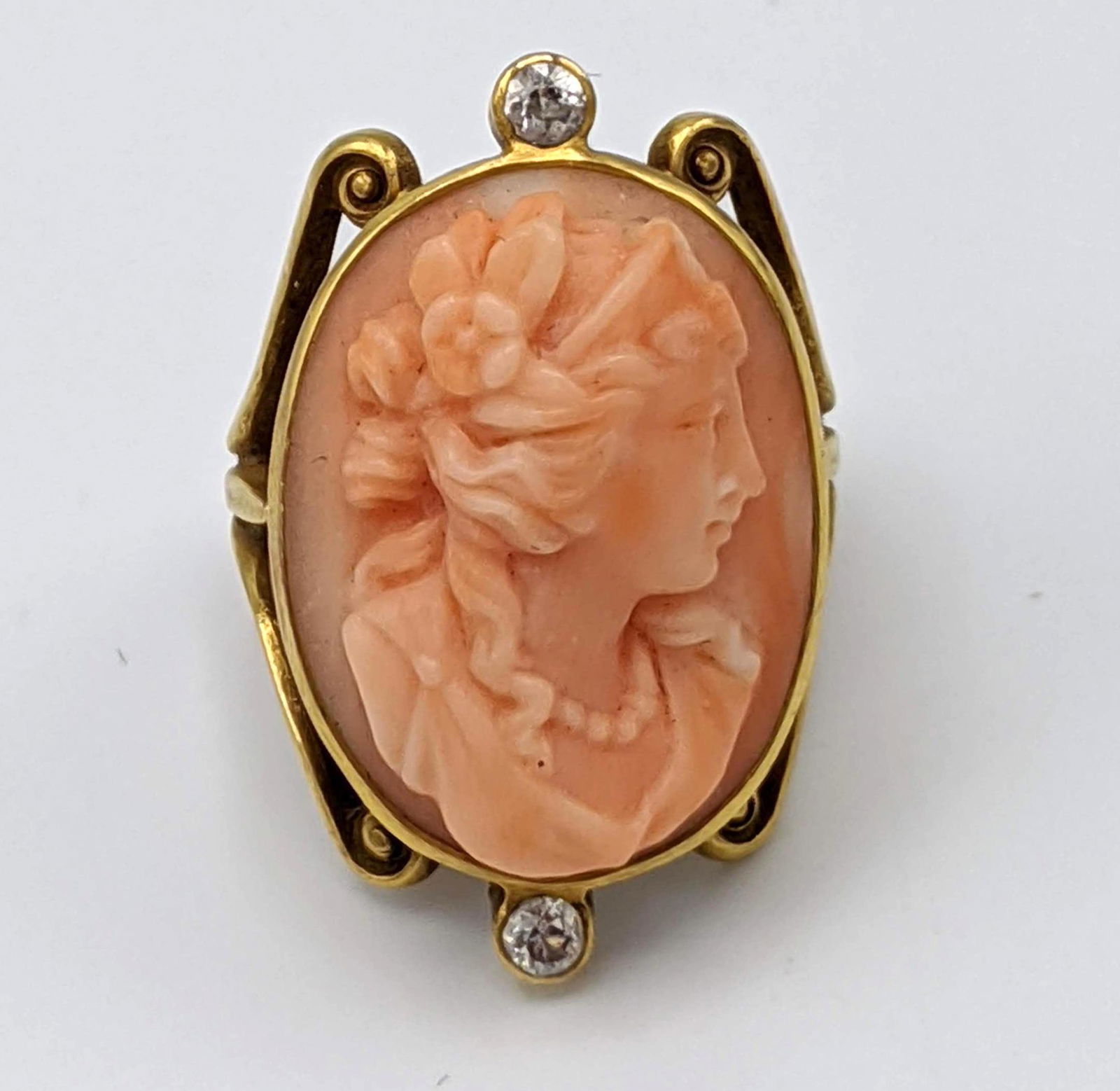 Tests Gold Carved Coral Cameo Diamond Ring. Fancy carve (1 of 8)