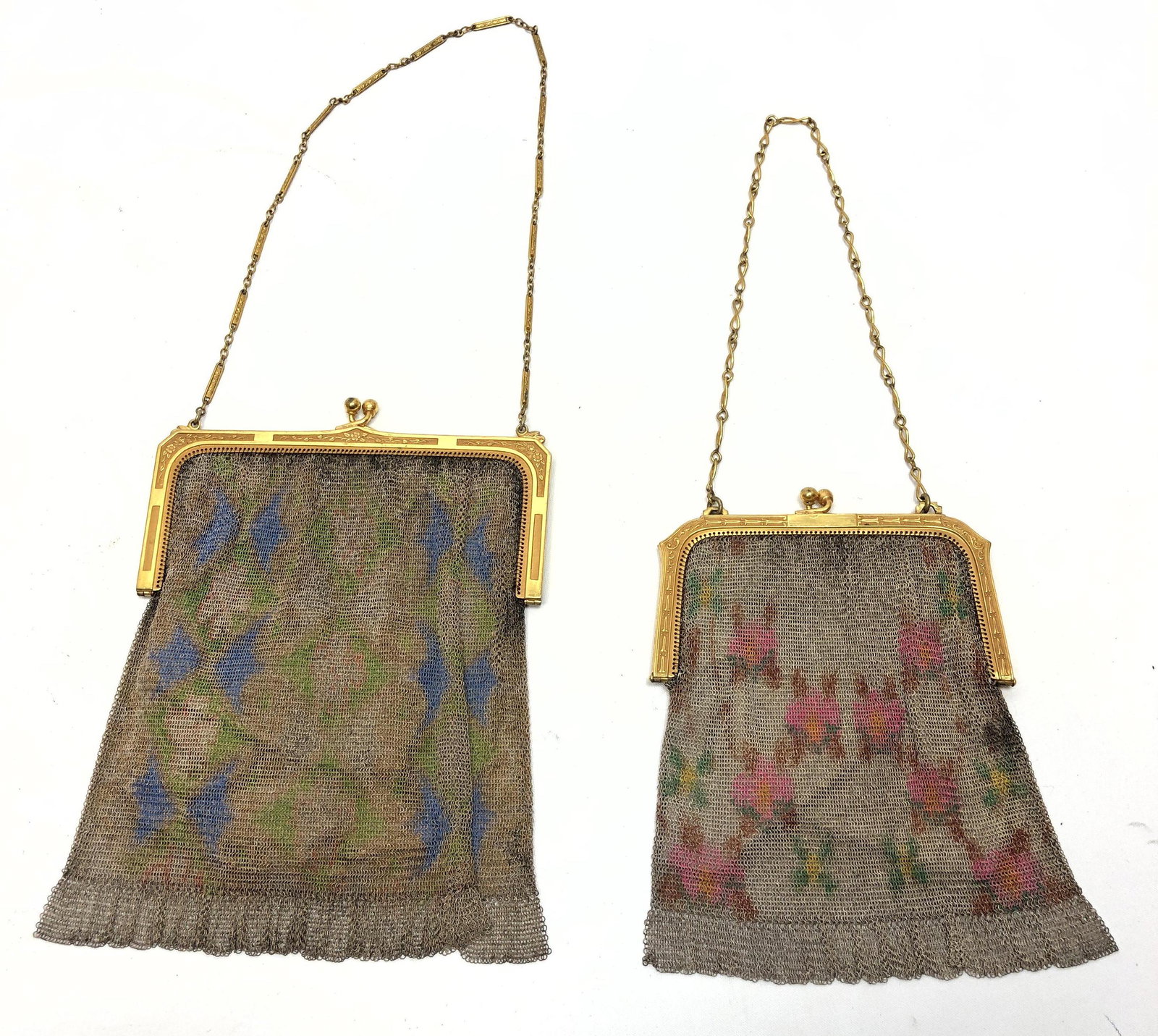 2 WHITING & DAVIS CO. Woven Chain Maille Purses Handbag: 2 WHITING & DAVIS CO. Woven Chain Maille Purses Handbags. Both with gilt metal frames and clasps. Largest with blue green pink faint design. Smaller with pink orange and green floral design. Both are