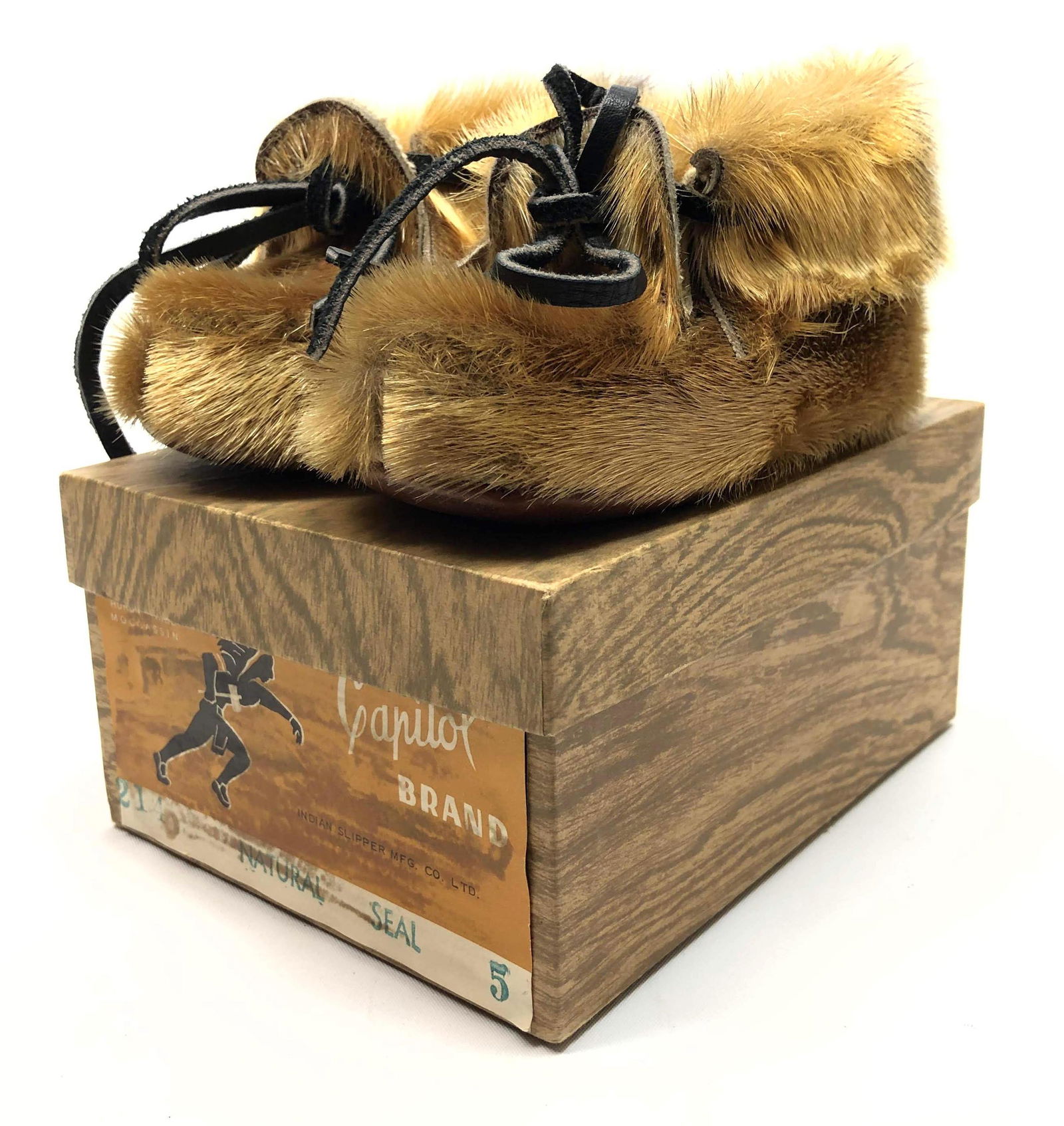 Pr Seal Fur Baby Moccasins. HURON TRIBE moccasins. Bead (1 of 7)