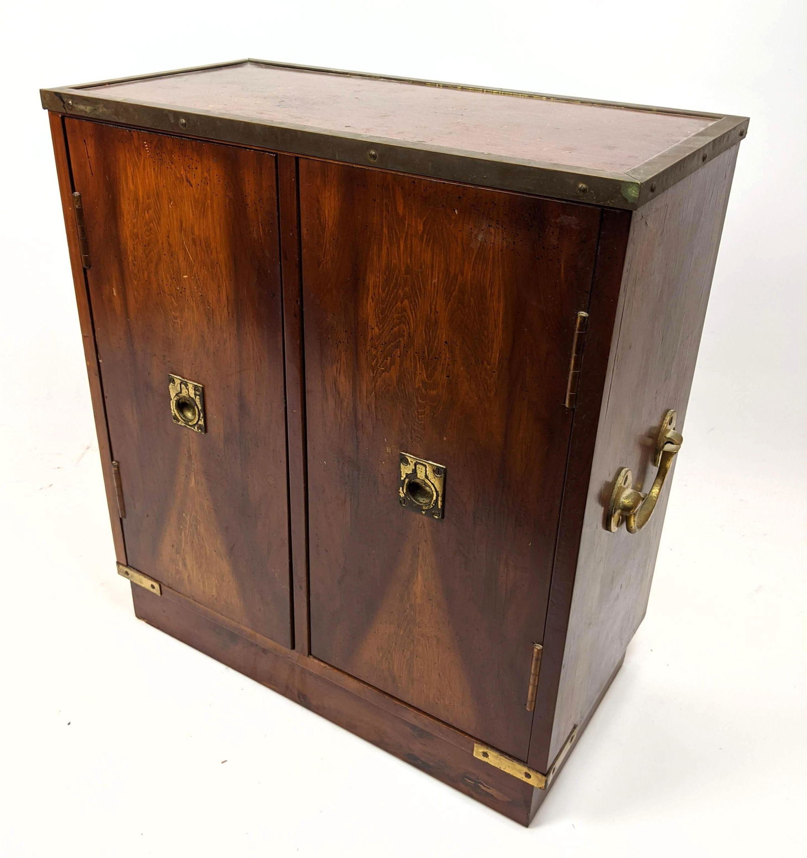 ABBYCRAFT 2 Door Tabletop Campaign Cabinet with brass H (1 of 11)