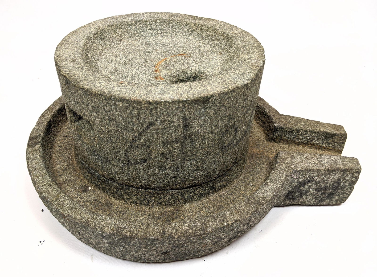 Traditional Stone Hand Flour Mill. Traditional Asian mi (1 of 11)