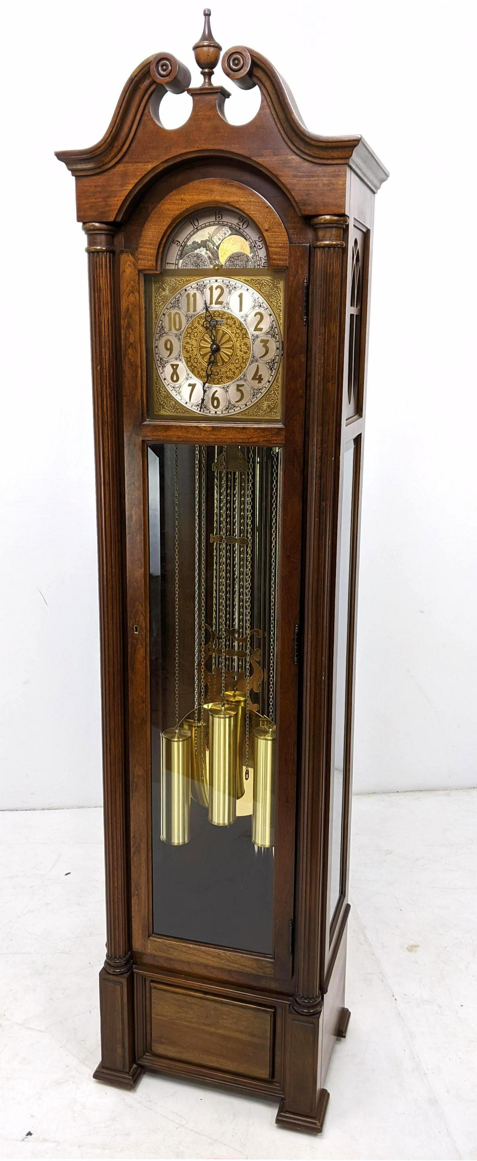 Howard Miller Grandfather Clock Chimes Out Of Sync HOWARD MILLER Grandfather Clock. 5 tube chime cherry wo - Mar 04, 2020