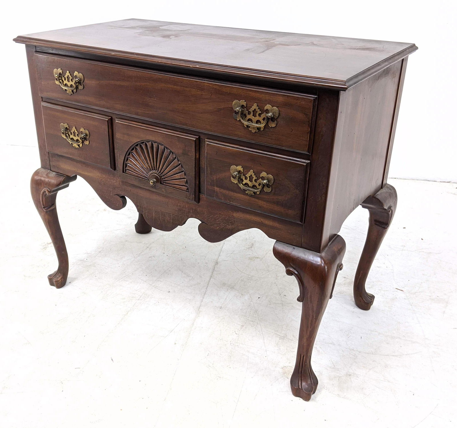 ETHAN ALLEN Lowboy Server. Carved Cabriolet legs. Brass (1 of 12)